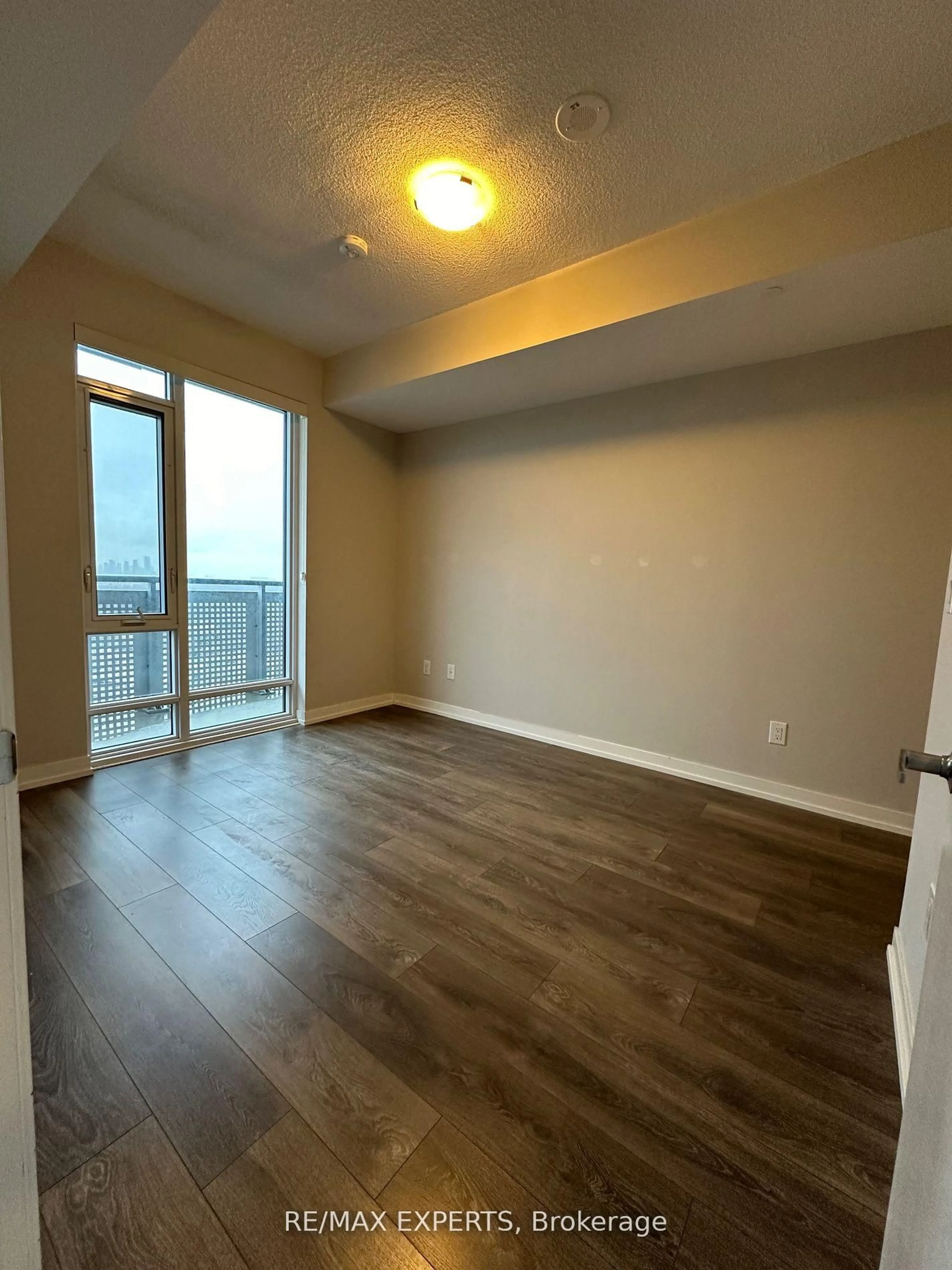 A pic of a room for 2520 Eglinton Ave #1711, Mississauga Ontario L5M 0Y2