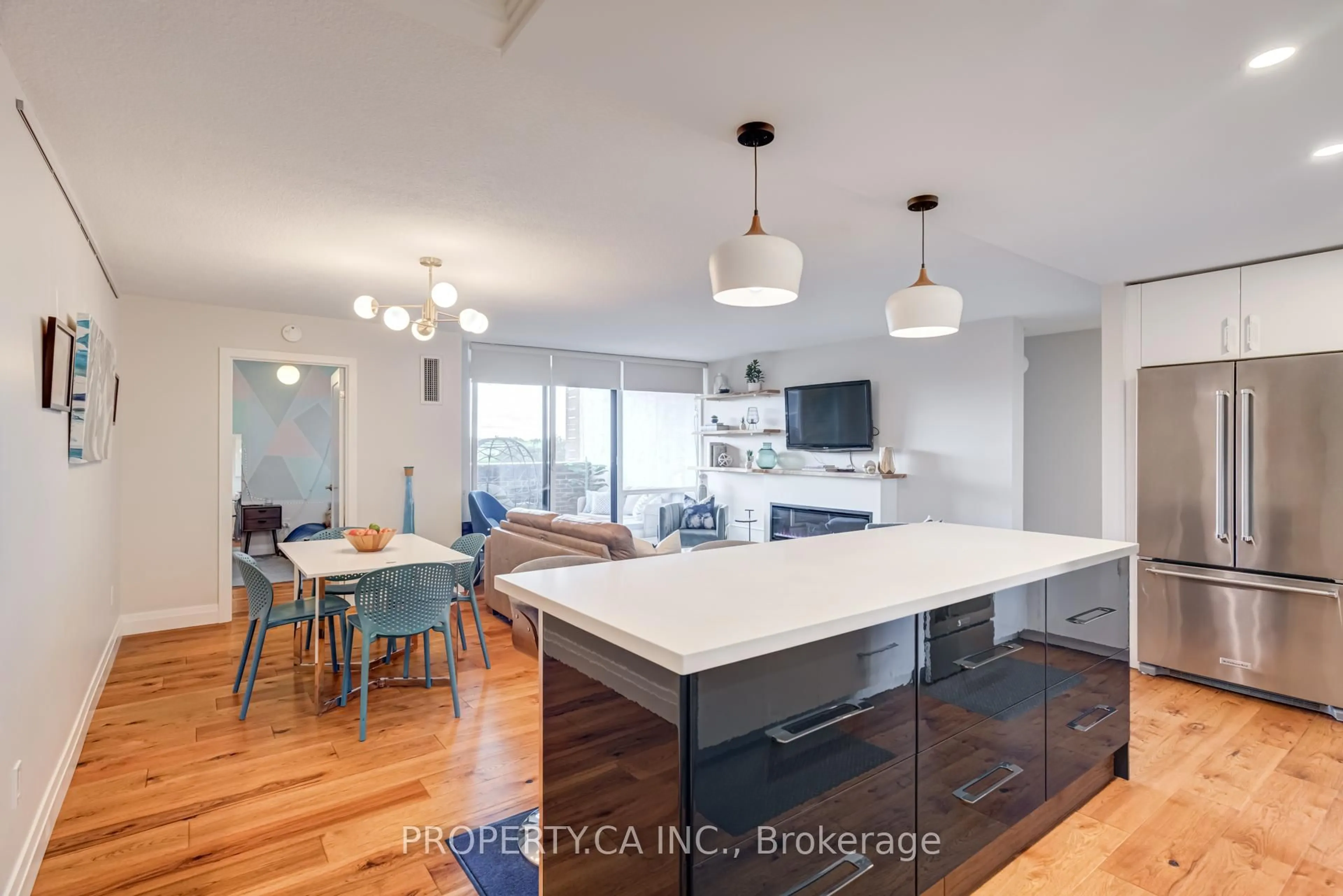 Open concept kitchen, unknown for 1535 Lakeshore Rd #503, Mississauga Ontario L5E 3E2