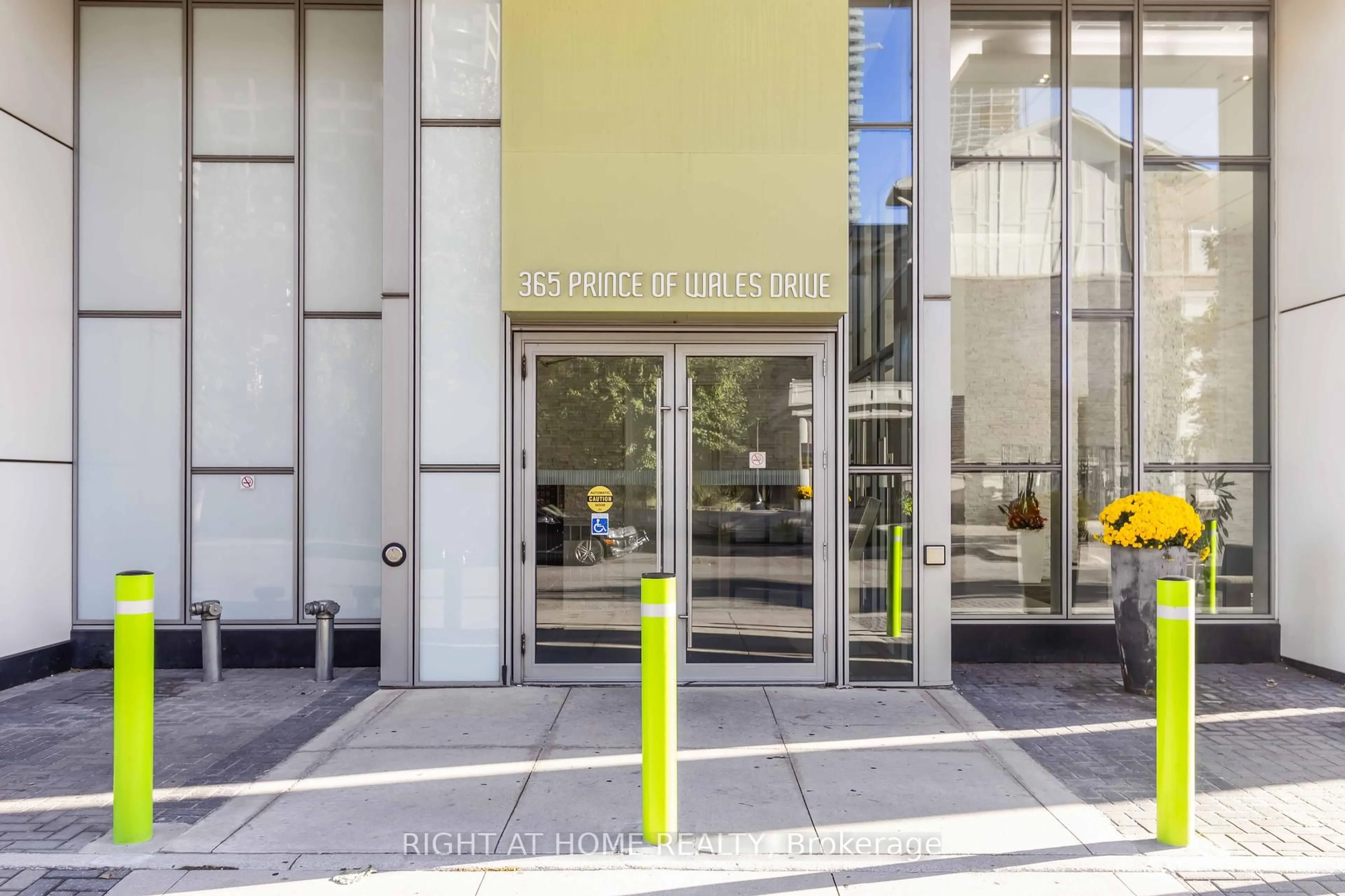 Indoor foyer for 365 Prince of Wales Dr #907, Mississauga Ontario L5B 0G6