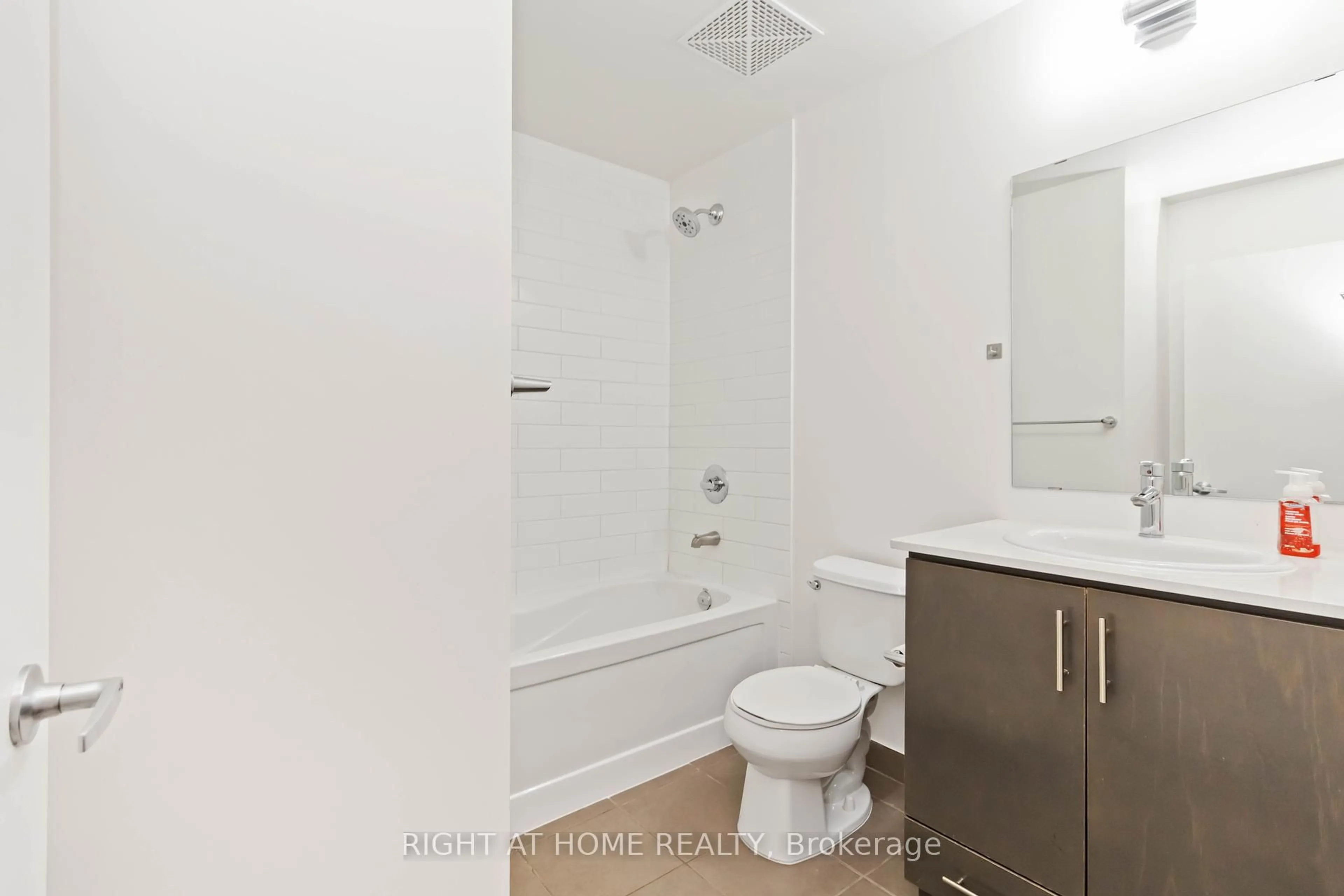 Standard bathroom, unknown for 365 Prince of Wales Dr #907, Mississauga Ontario L5B 0G6