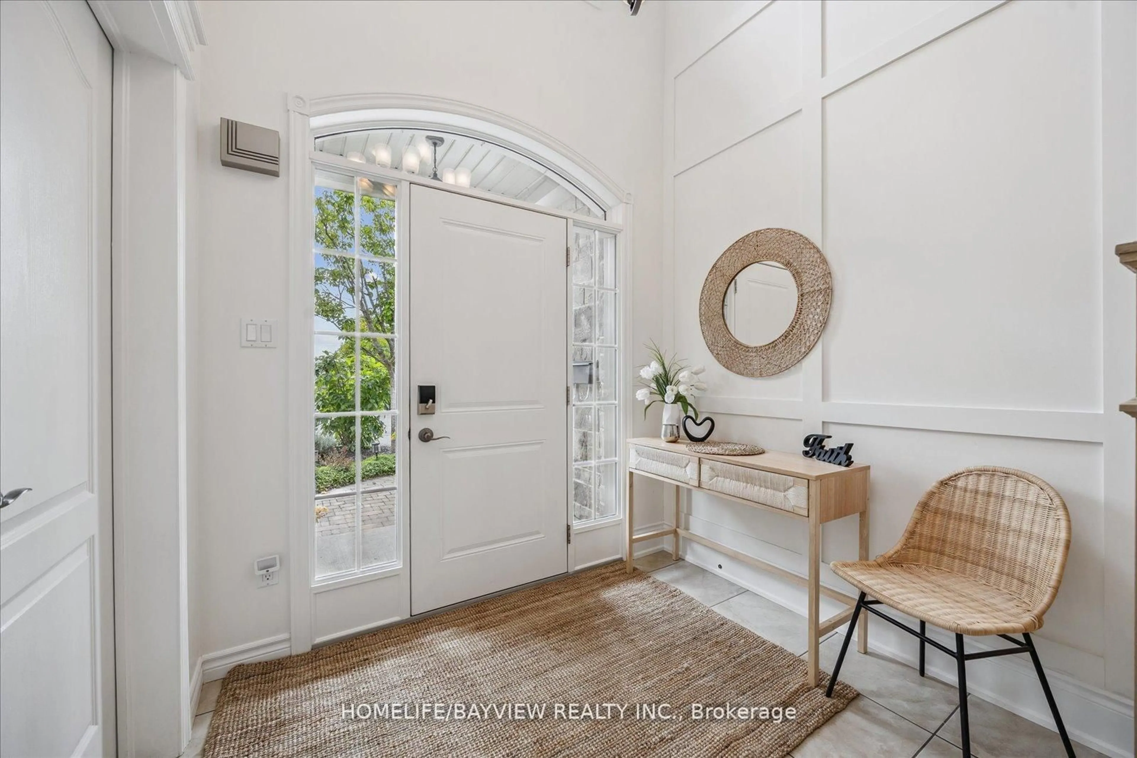 Indoor entryway for 14 Reddington Dr #4, Caledon Ontario L7E 4C3