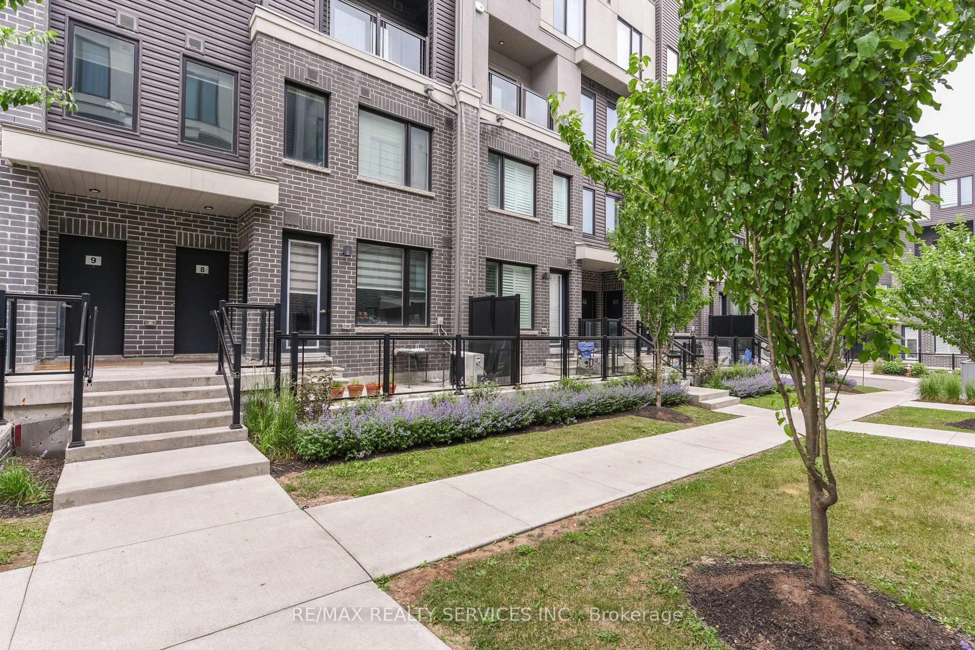 Patio, street for 3476 Widdicombe Way #8, Mississauga Ontario L5L 0B8