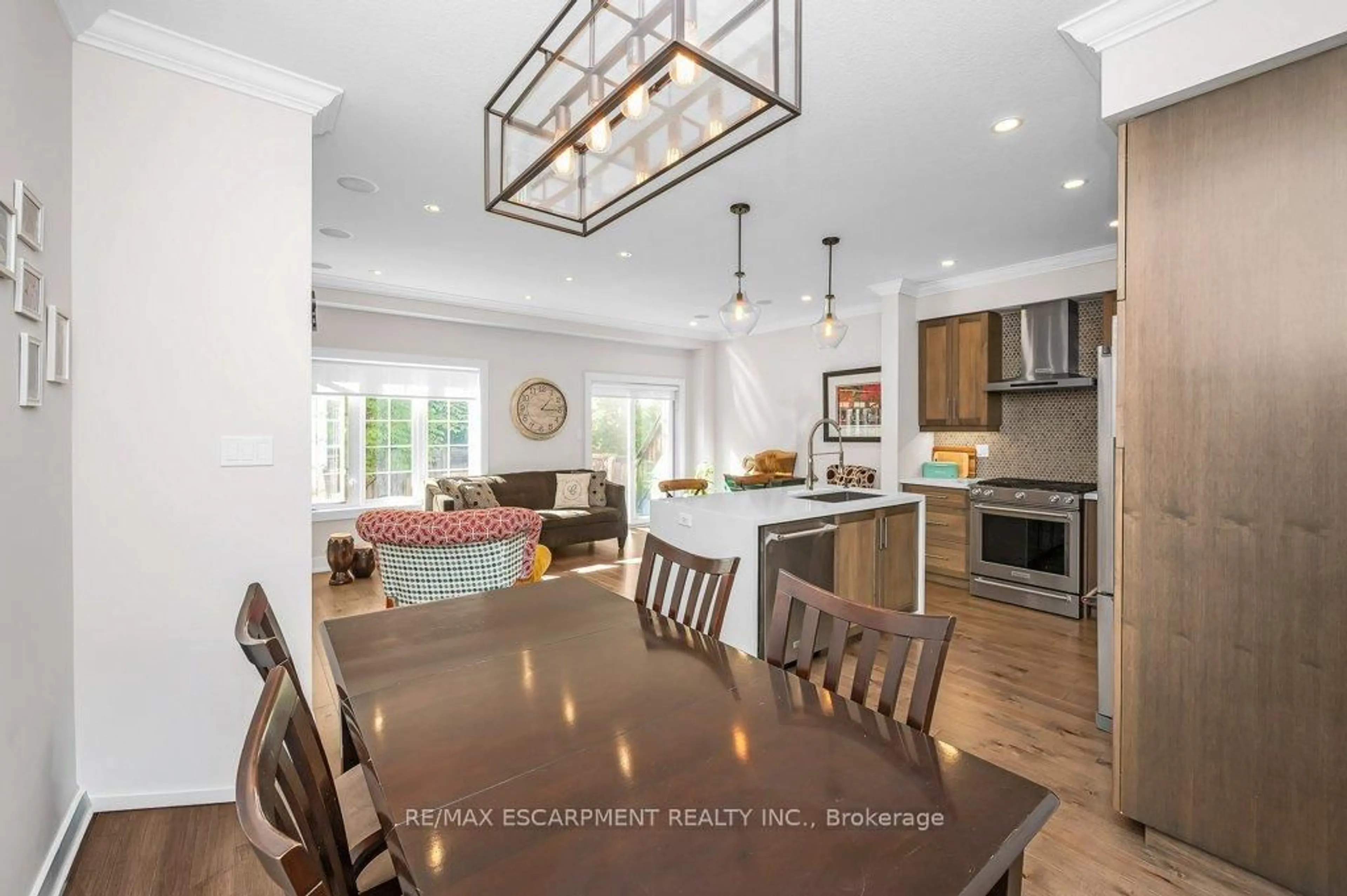 Open concept kitchen, unknown for 2086 Ghent Ave #24, Burlington Ontario L7R 1Y3