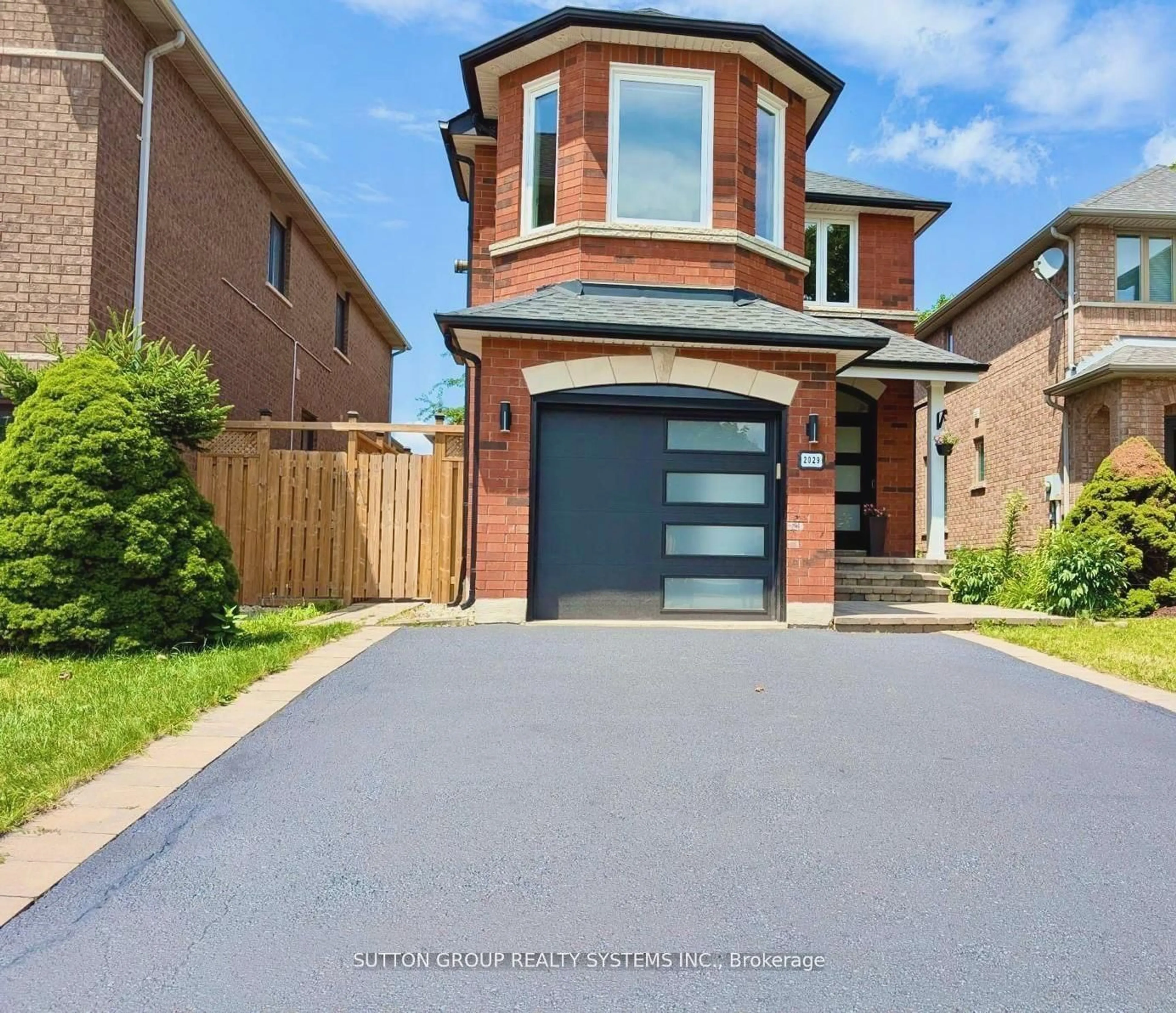 Home with brick exterior material, street for 2029 Westmount Dr, Oakville Ontario L6M 3P9