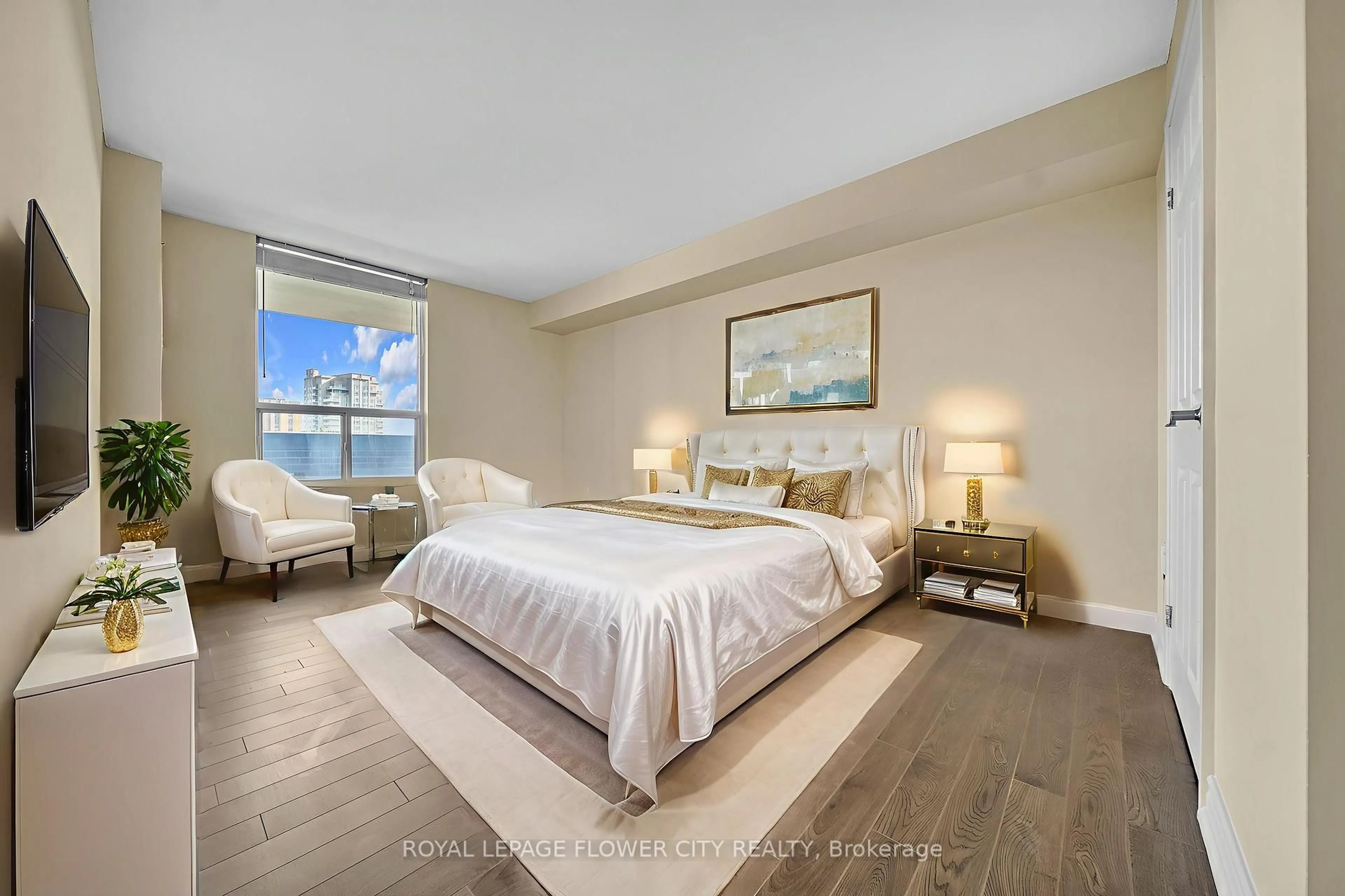 Bedroom with bed, unknown for 1515 Lakeshore Rd #602, Mississauga Ontario L5E 3E3