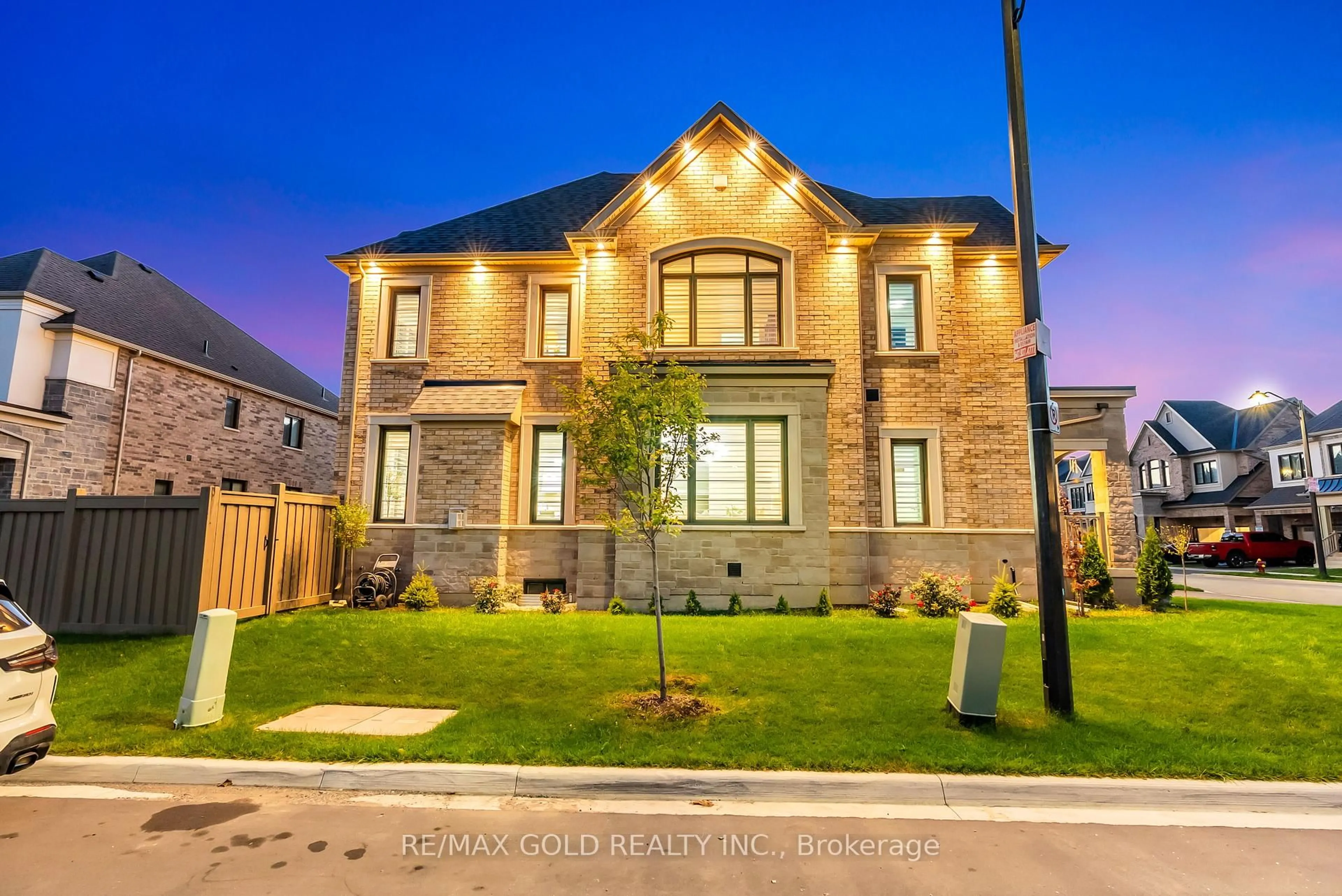 Home with brick exterior material, street for 1504 Kitchen Crt, Milton Ontario L9E 1Y8