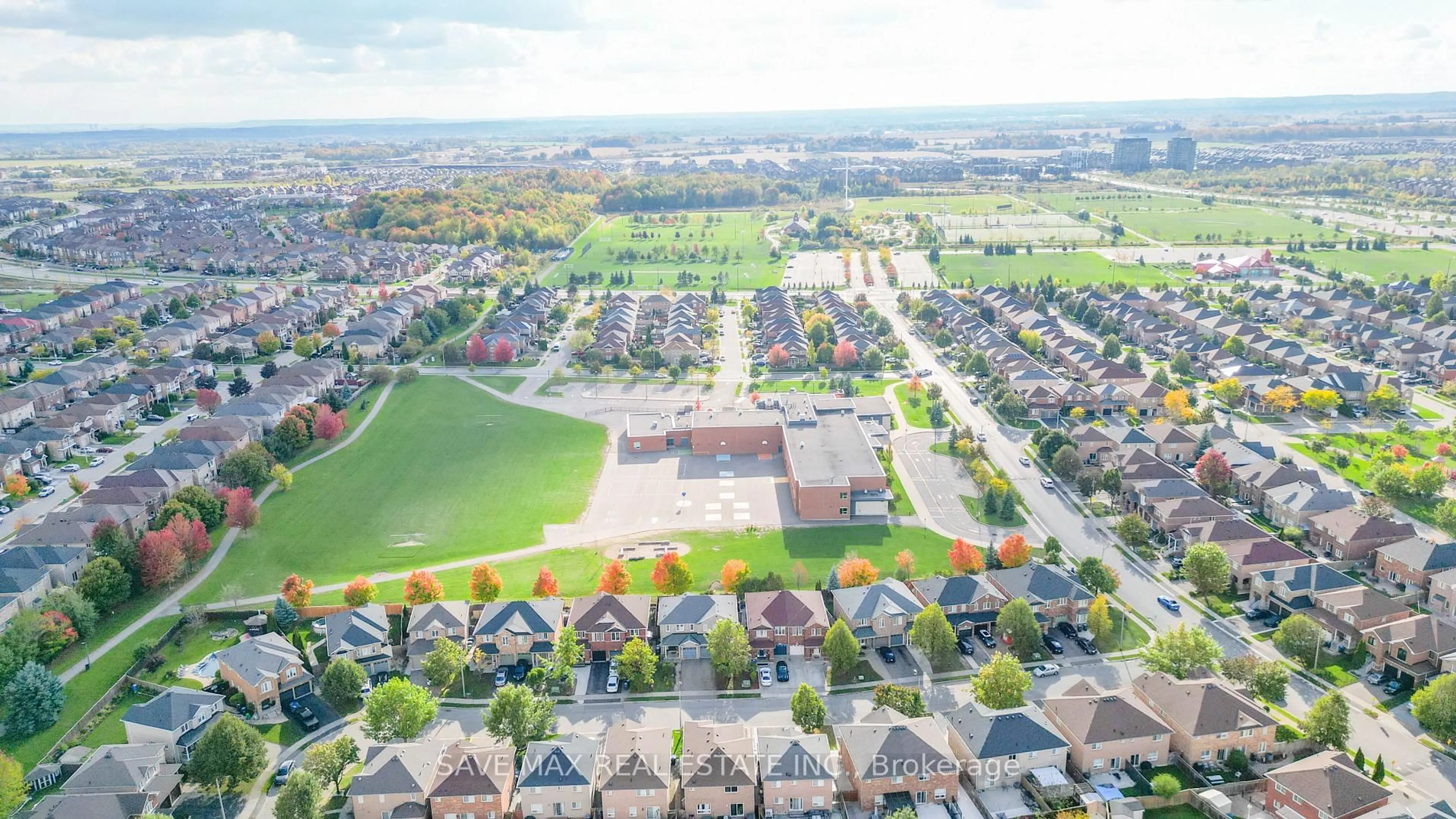 A pic from outside/outdoor area/front of a property/back of a property/a pic from drone, unknown for 87 Luella Cres, Brampton Ontario L7A 3H5