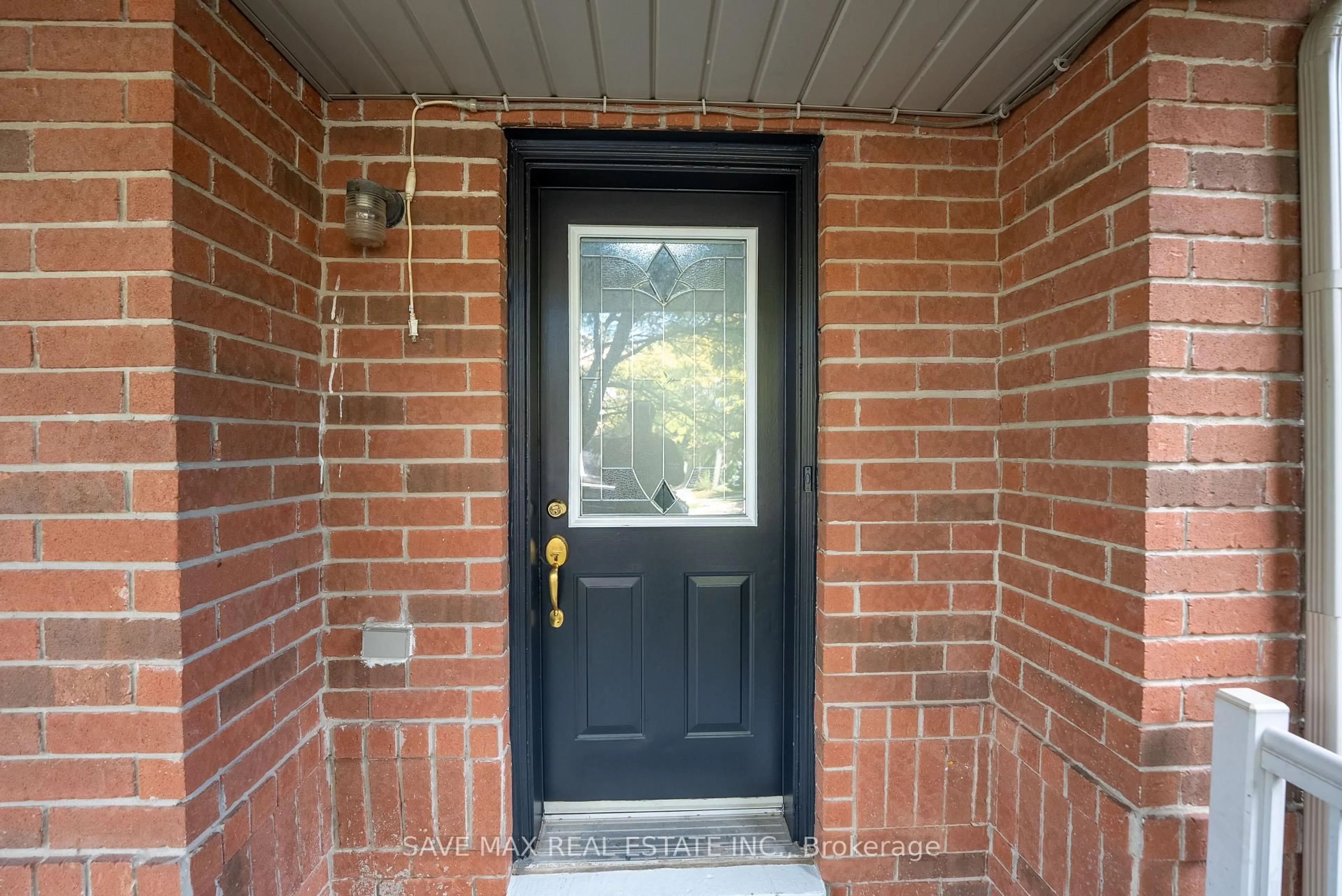 Indoor entryway for 87 Luella Cres, Brampton Ontario L7A 3H5