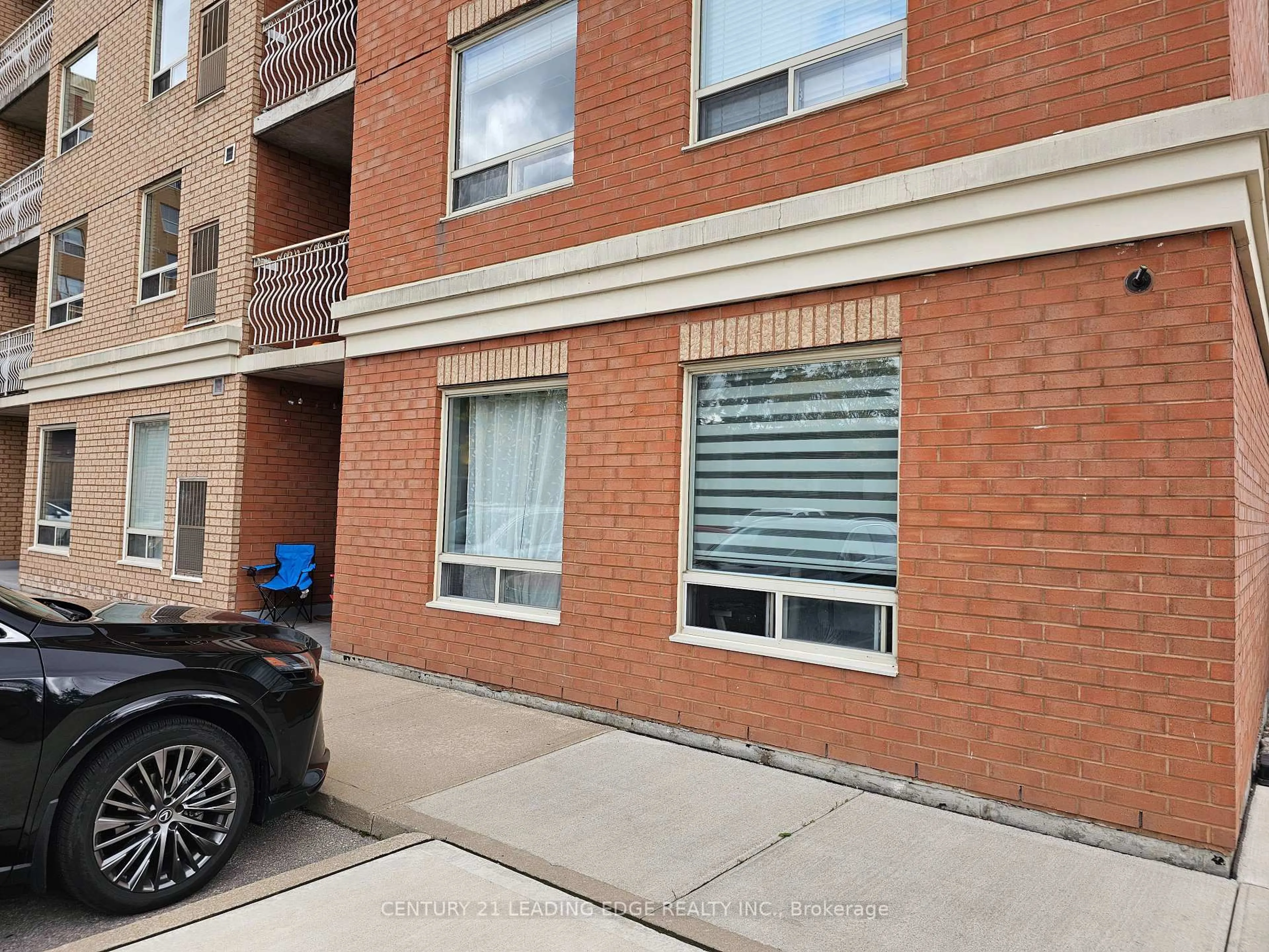 Unknown for 32 Tannery St #105, Mississauga Ontario L5M 6T6