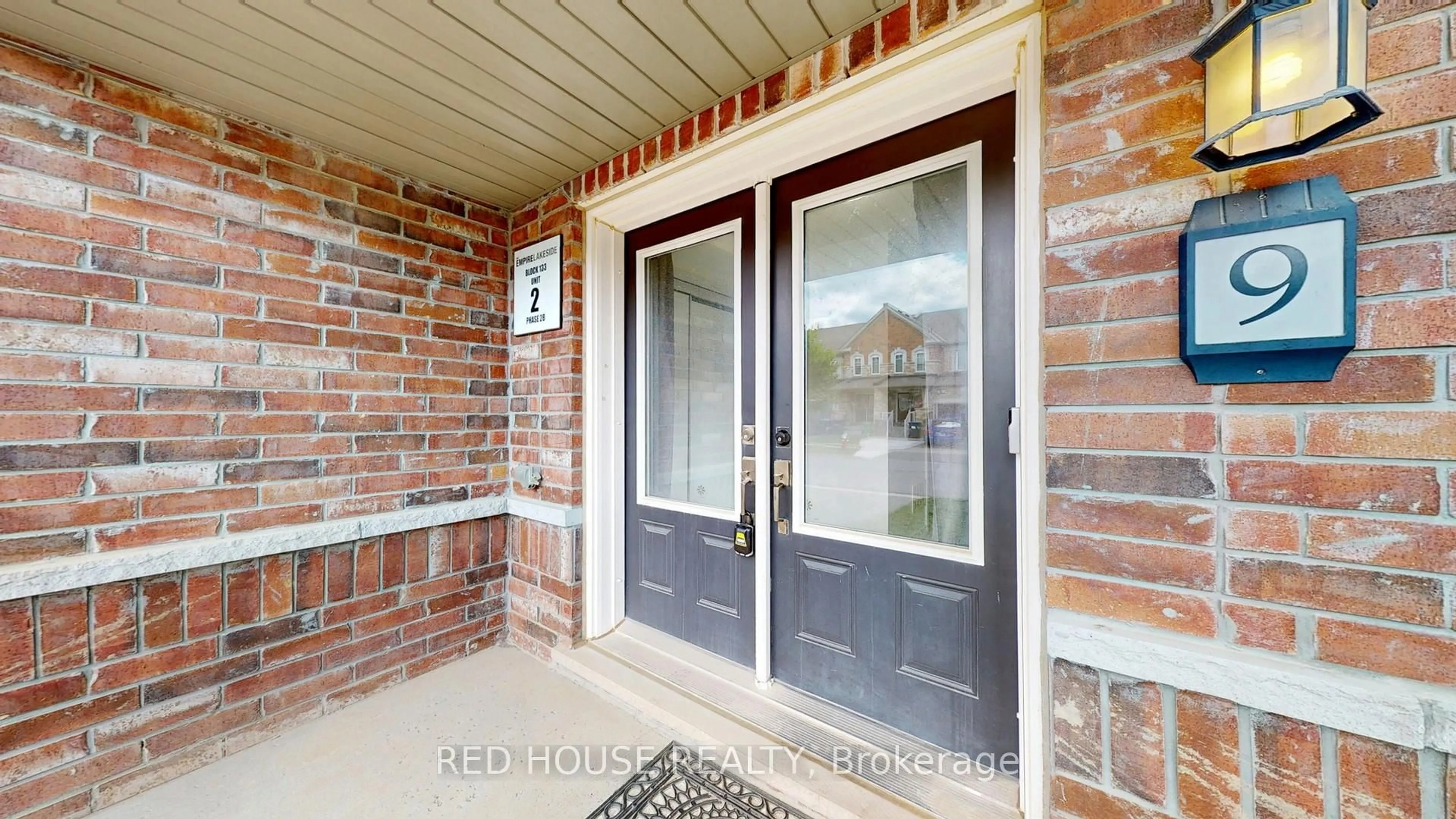 Indoor entryway for 9 Daylight St, Brampton Ontario L7A 4N5