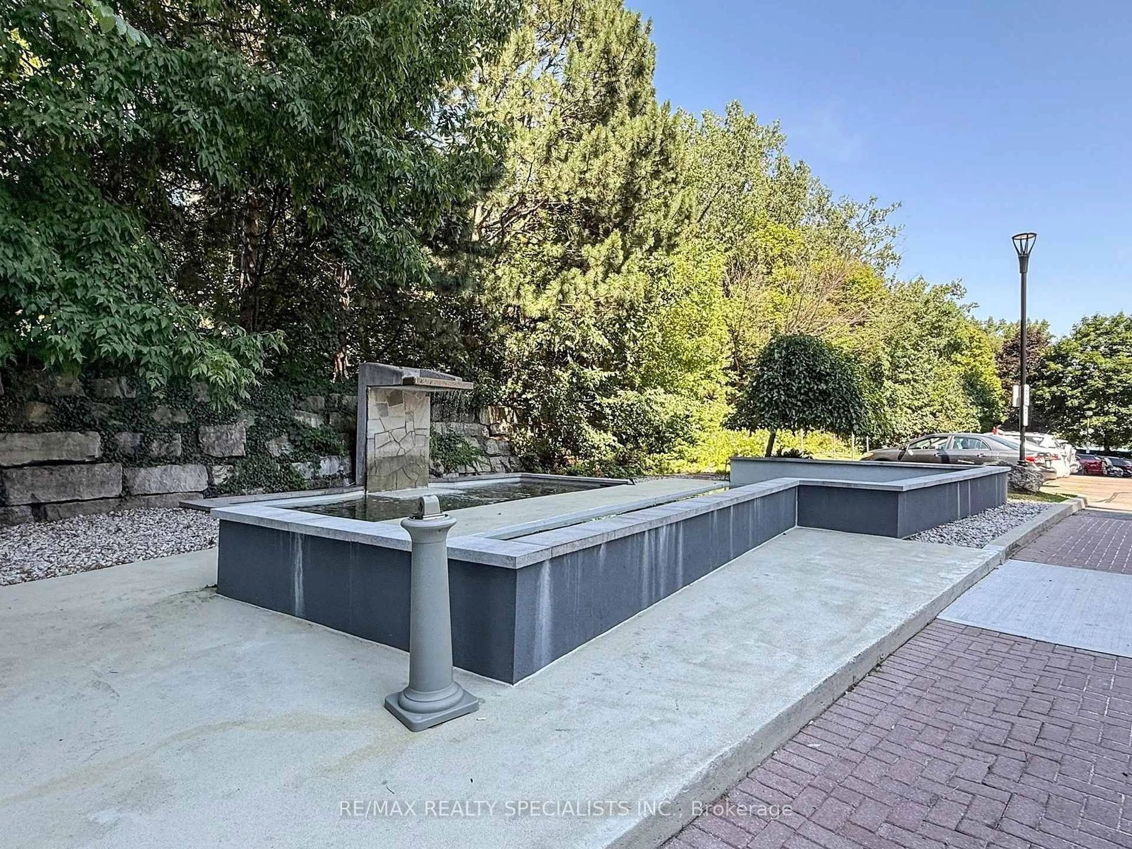Patio, street for 1 Hickory Tree Rd #004, Toronto Ontario M9N 3W4