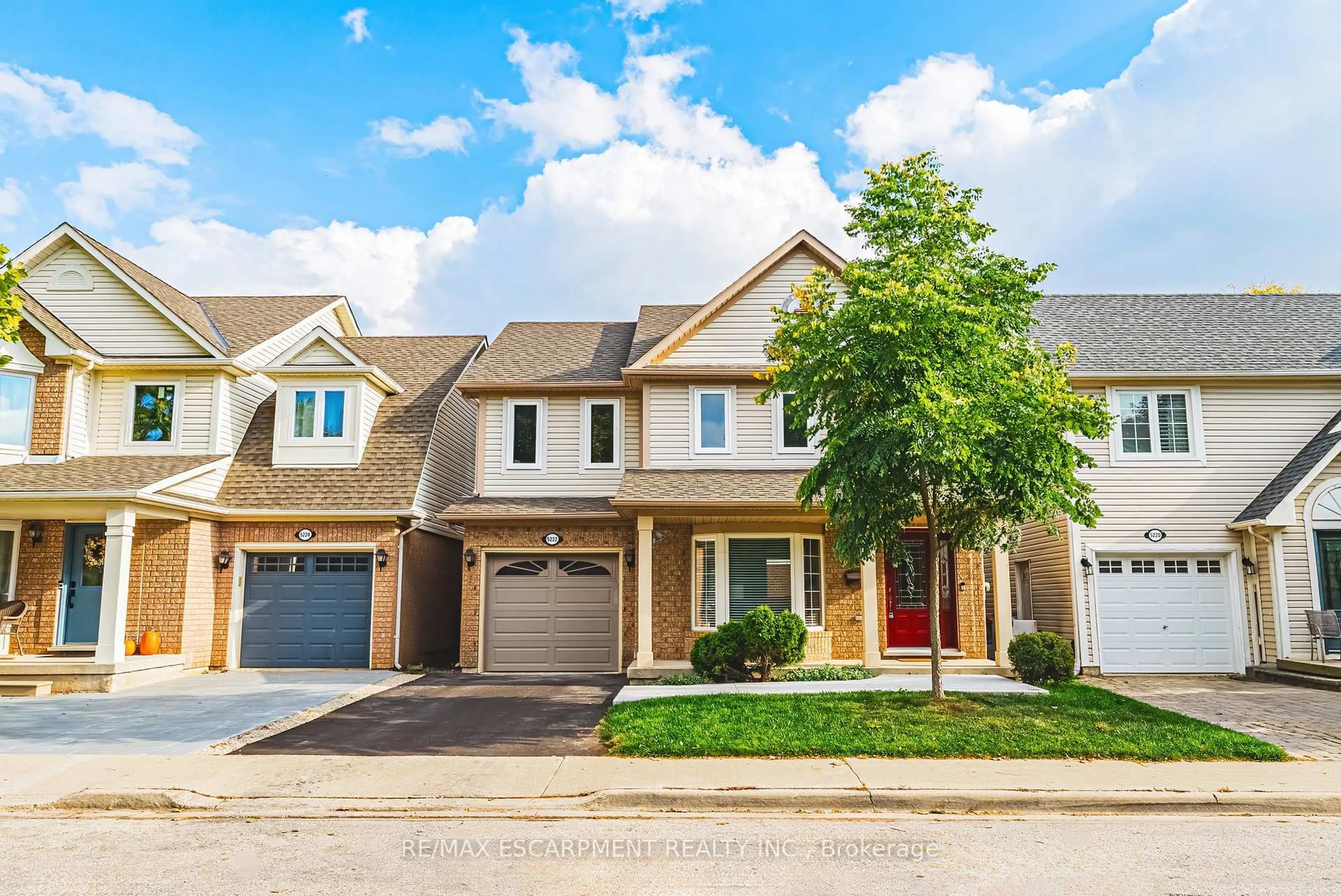 Home with brick exterior material, street for 5222 Easton Rd, Burlington Ontario L7L 6N6