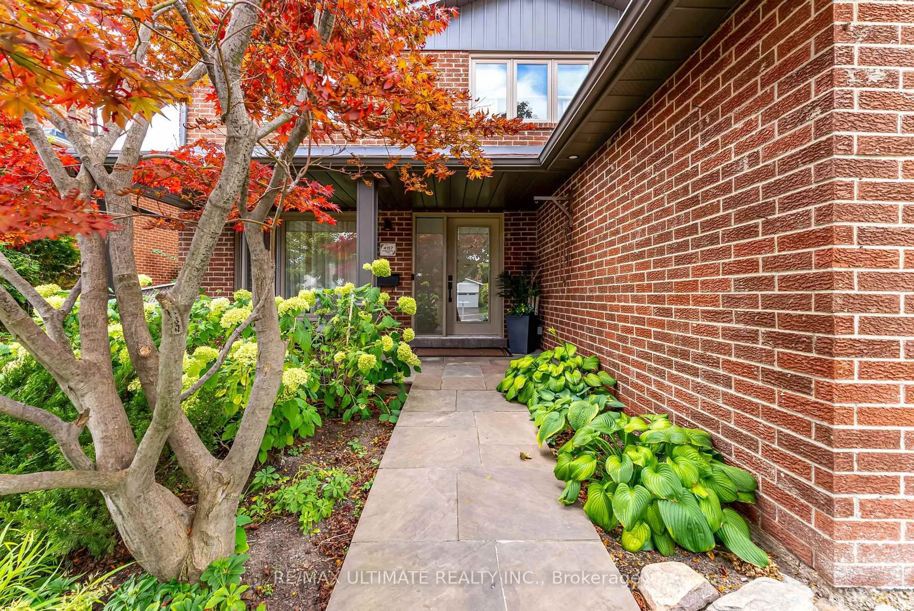 Home with brick exterior material, street for 4157 Marblethorne Crt, Mississauga Ontario L4W 2H9
