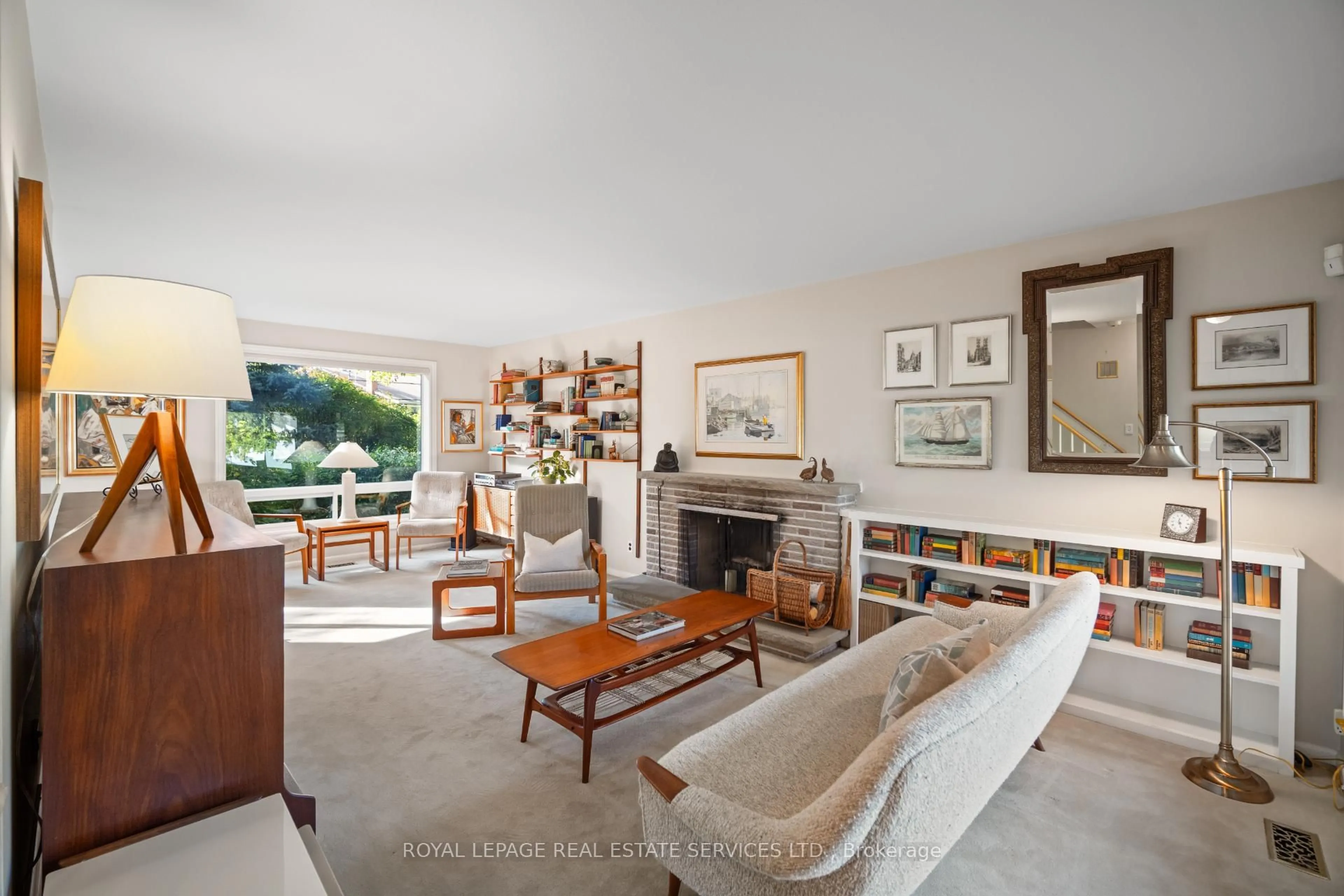 Living room with furniture, unknown for 20 West Deane Valley Rd, Toronto Ontario M9B 3K5