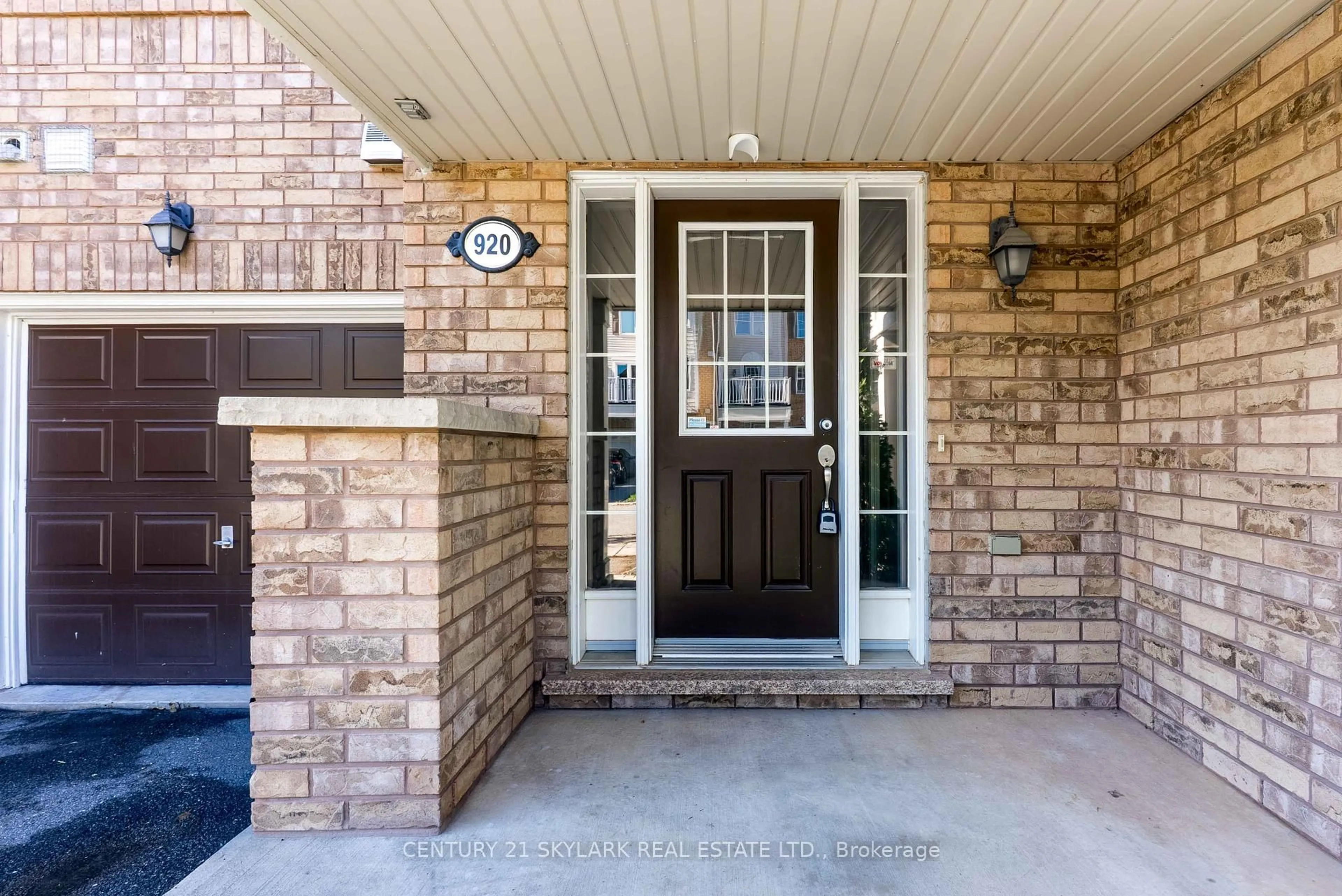 Home with brick exterior material, street for 920 Deverell Pl, Milton Ontario L9T 0M2