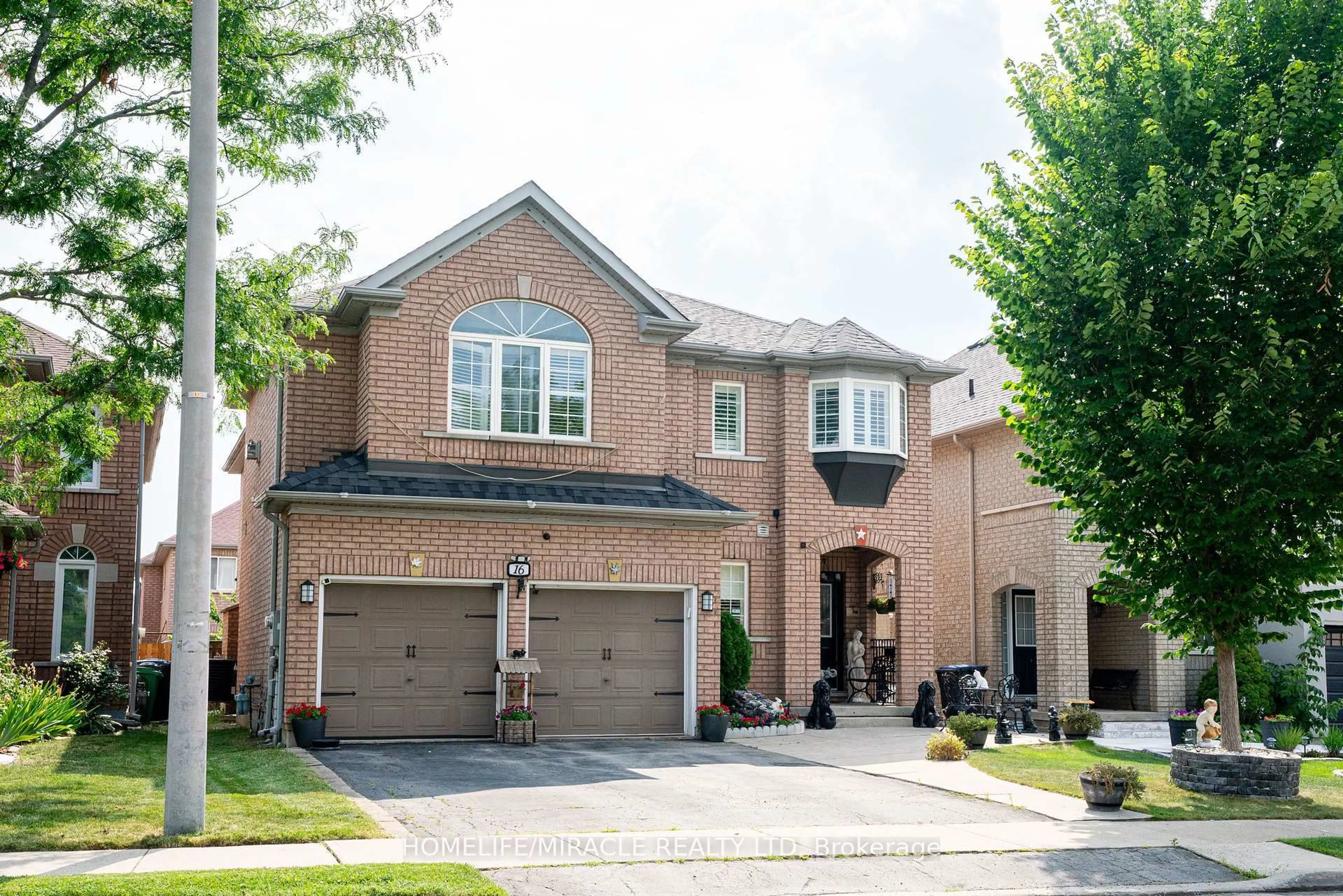 Home with brick exterior material, street for 16 Signet Crt, Brampton Ontario L7A 2V1