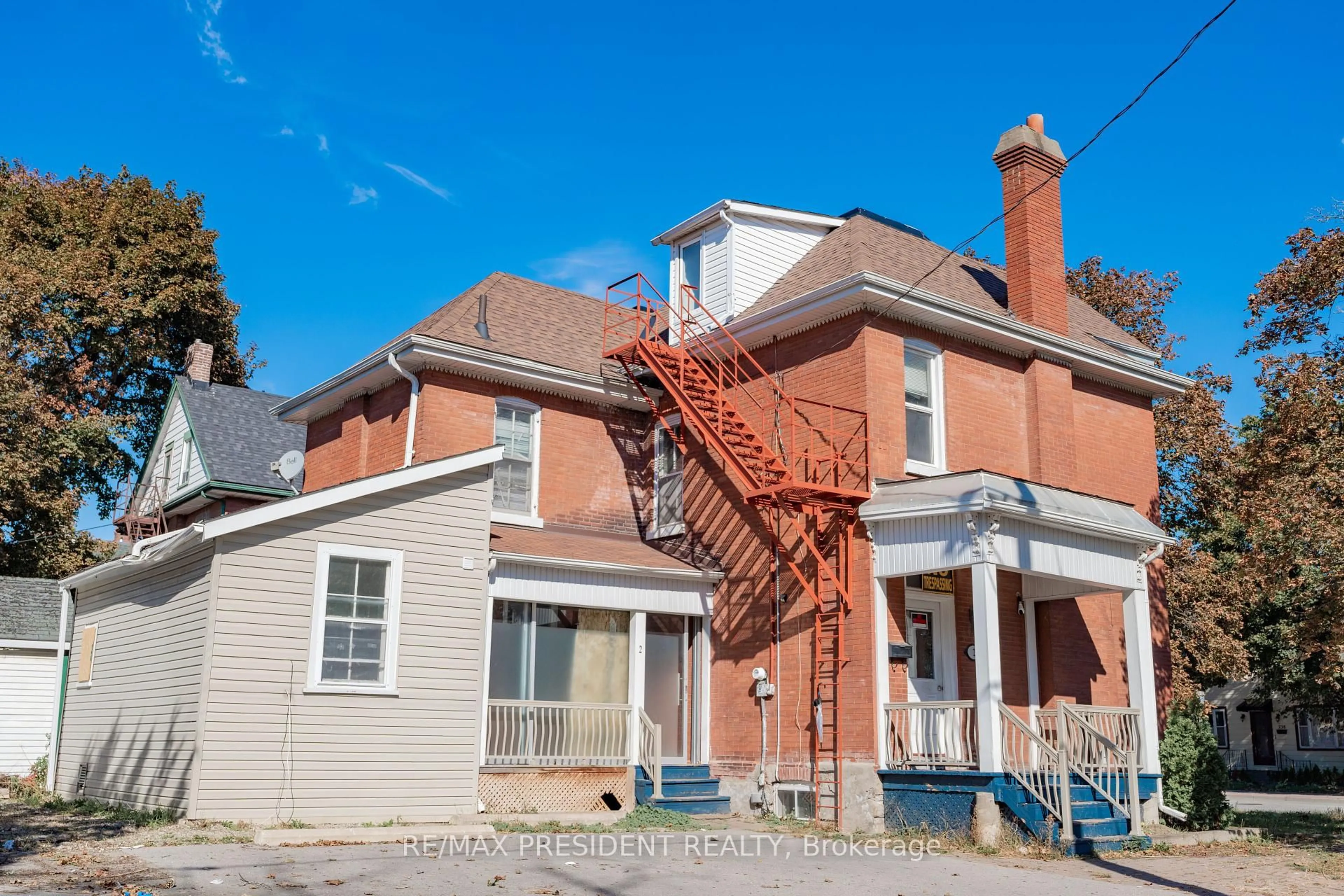 Home with brick exterior material, building for 2 David St, Brampton Ontario L6X 1J1