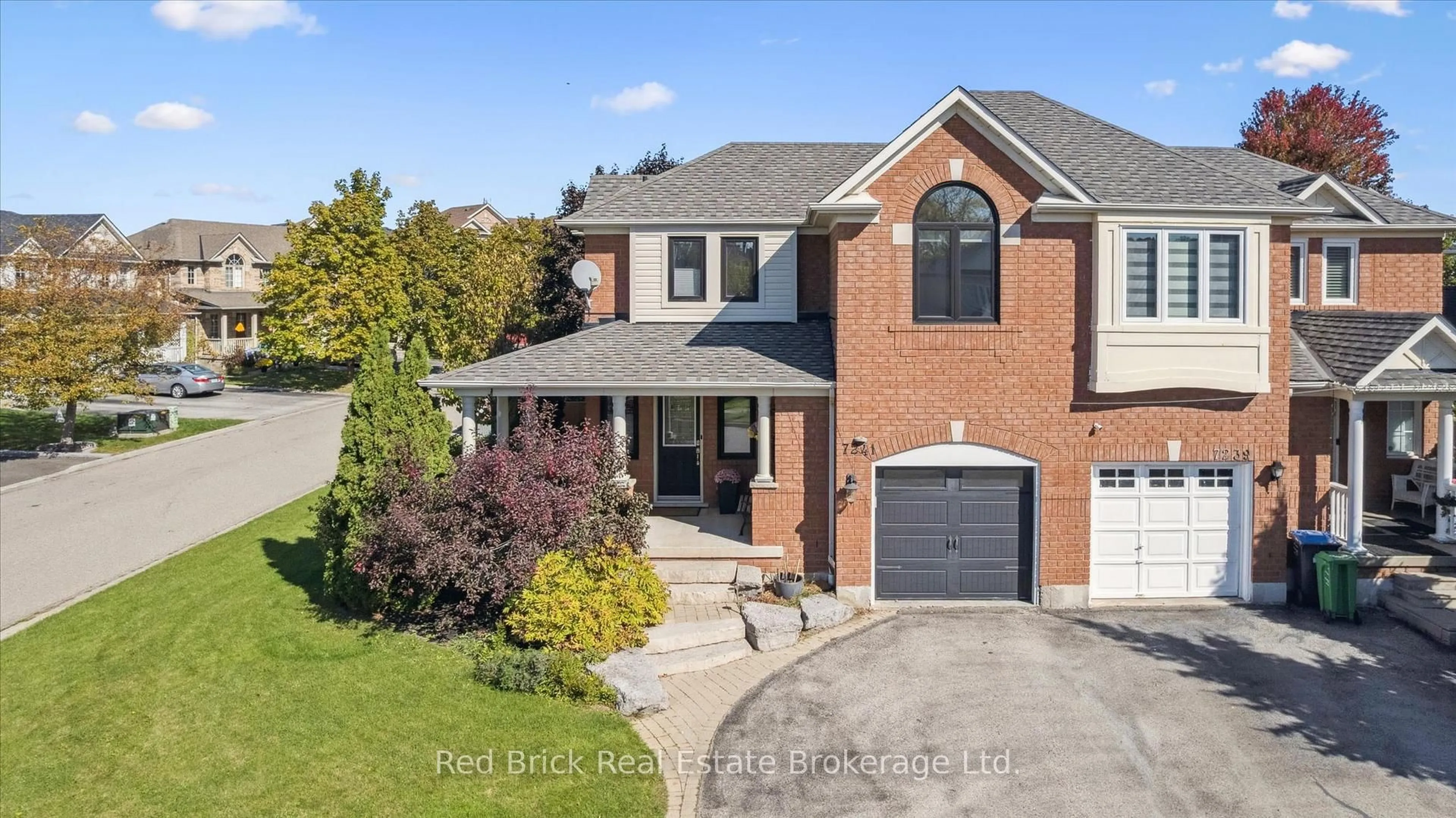Home with brick exterior material, street for 7241 Torrisdale Lane, Mississauga Ontario L5N 7Y7