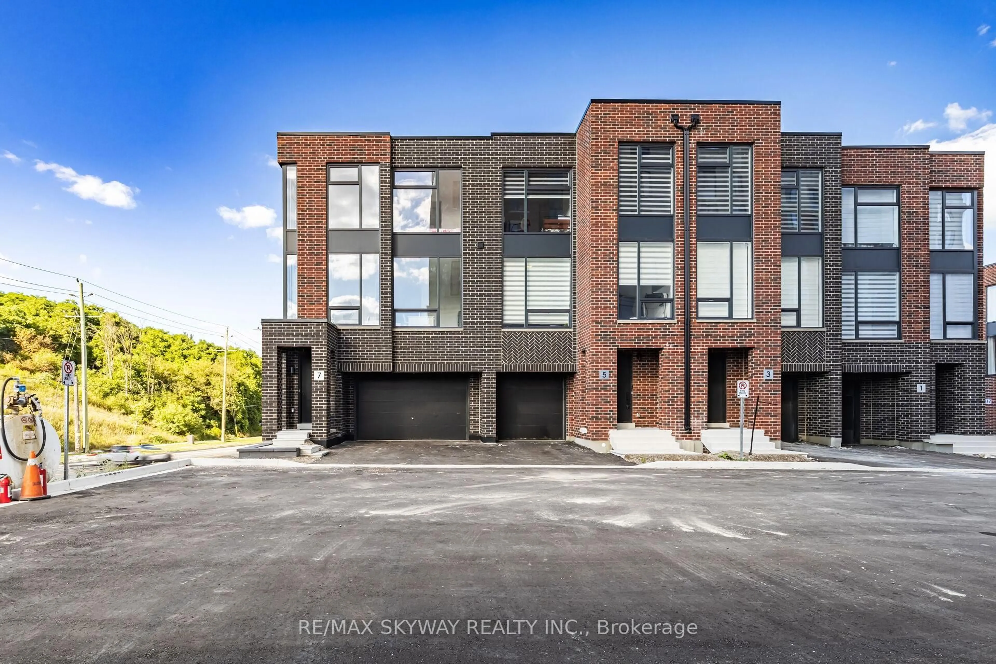 Home with brick exterior material, street for 7 Taylor Crt, Caledon Ontario L7E 4L2