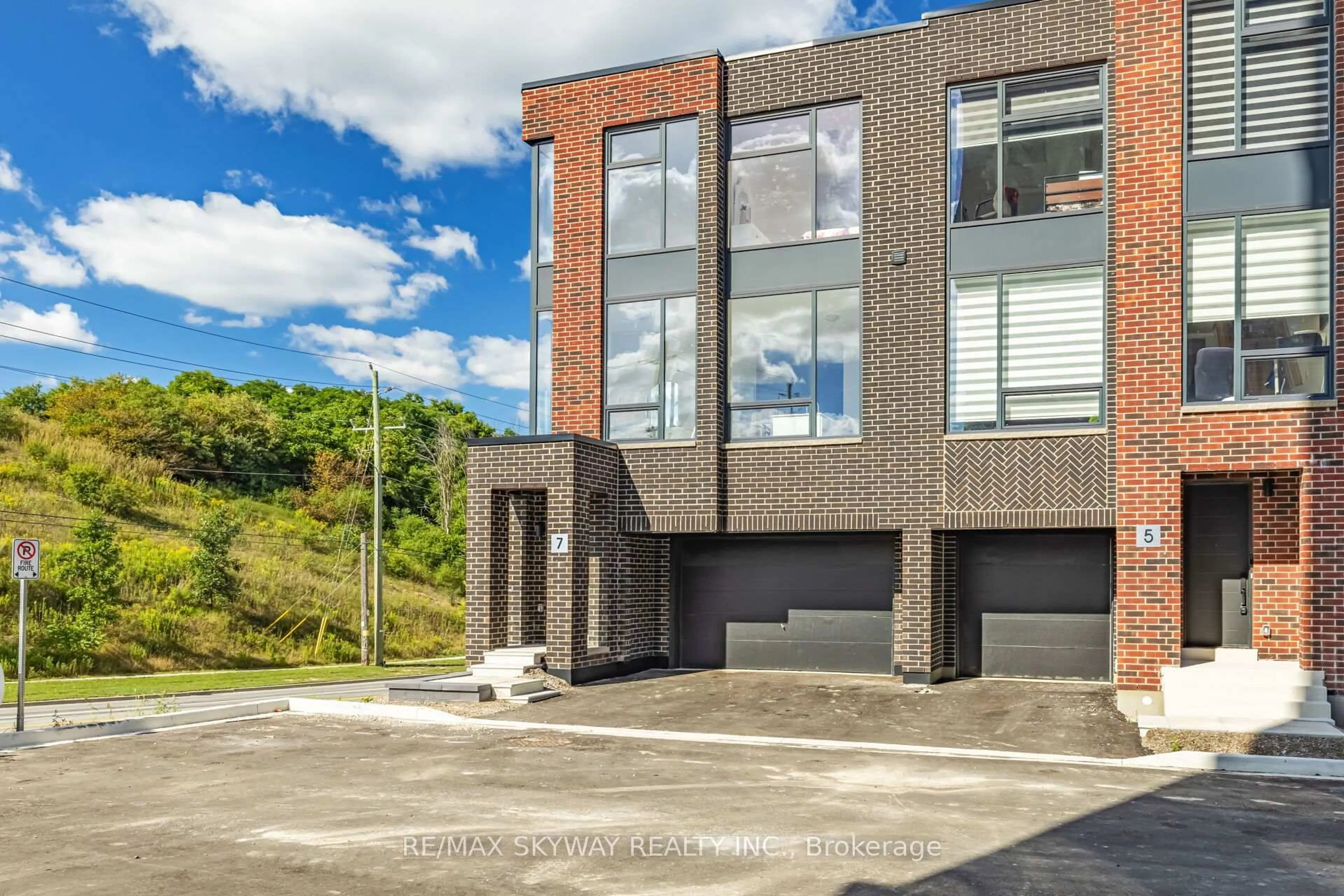 Home with brick exterior material, street for 7 Taylor Crt, Caledon Ontario L7E 4L2