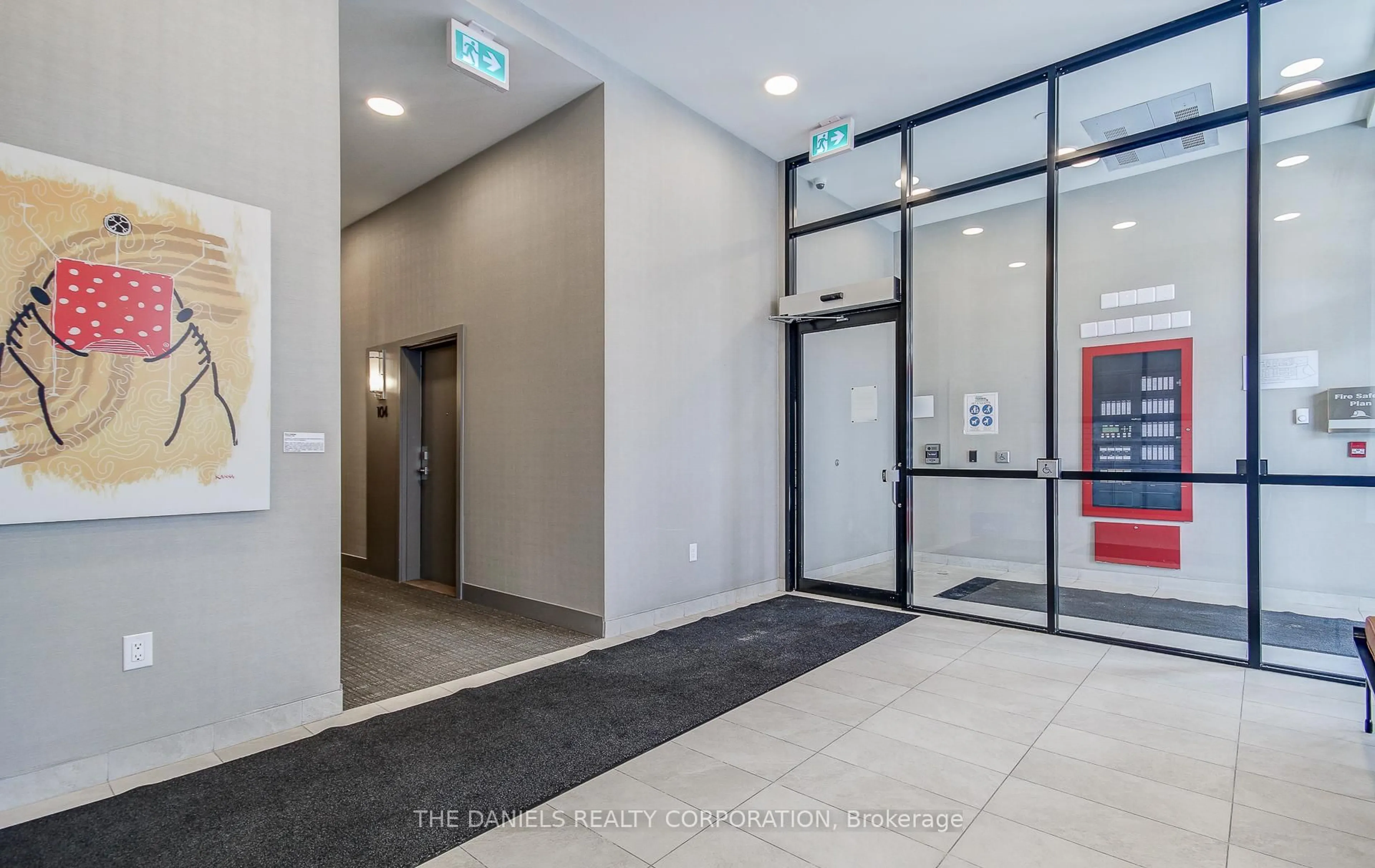 Indoor foyer for 165 Canon Jackson Dr #308, Toronto Ontario M6M 0C3
