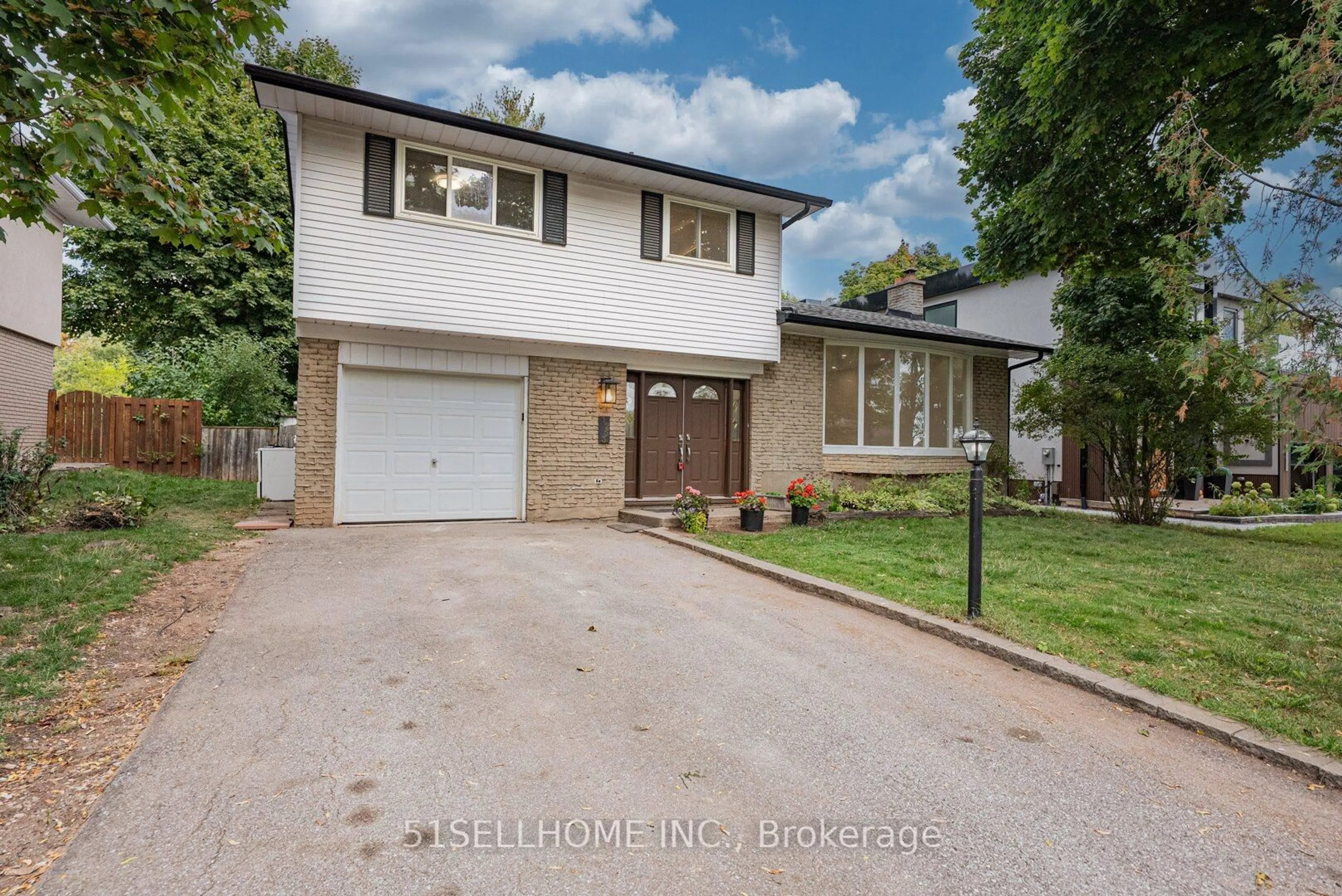 Home with brick exterior material, street for 1253 Kensington Park Rd, Oakville Ontario L6H 2G8