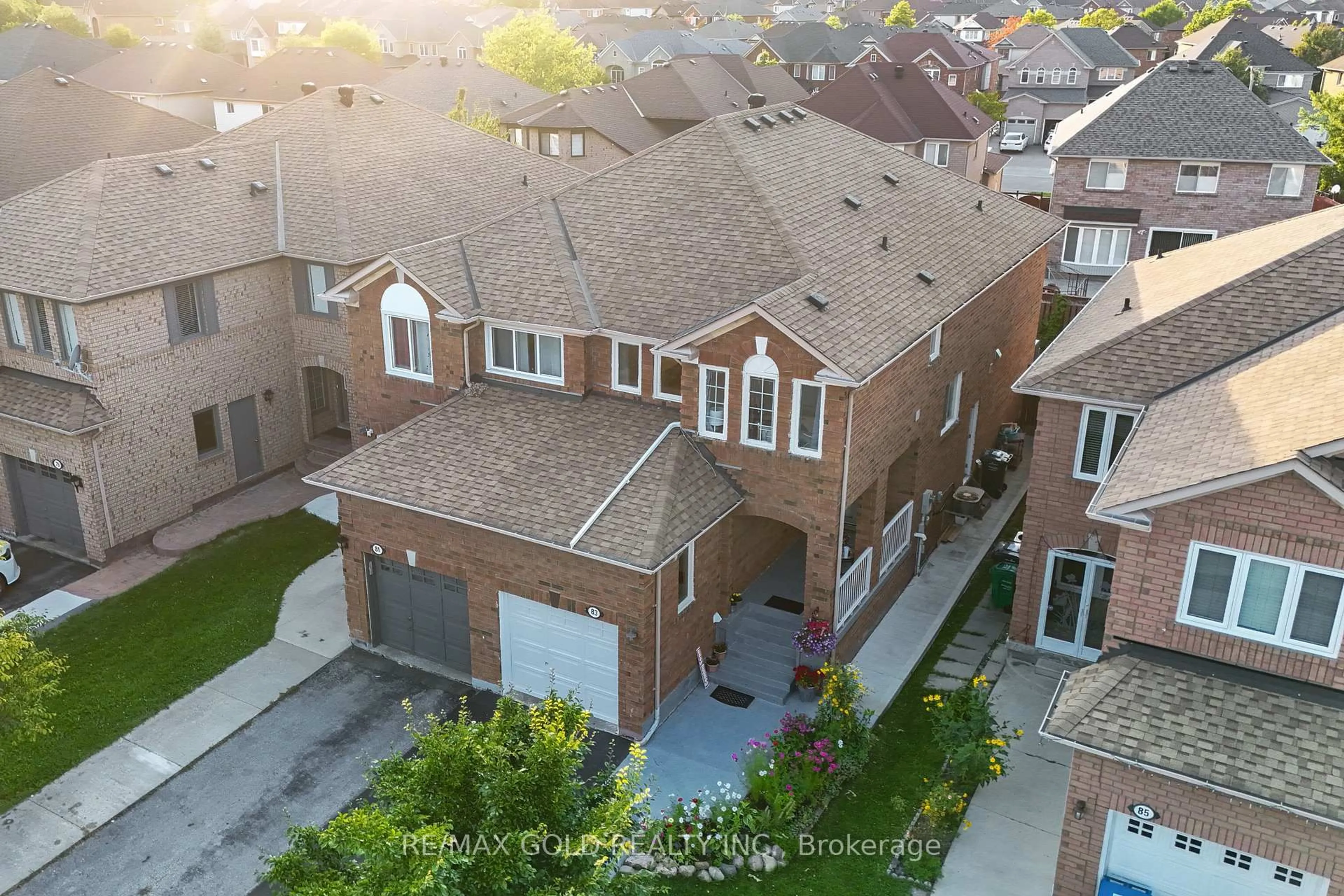 A pic from outside/outdoor area/front of a property/back of a property/a pic from drone, street for 83 Mount Ranier Cres, Brampton Ontario L6R 2L1