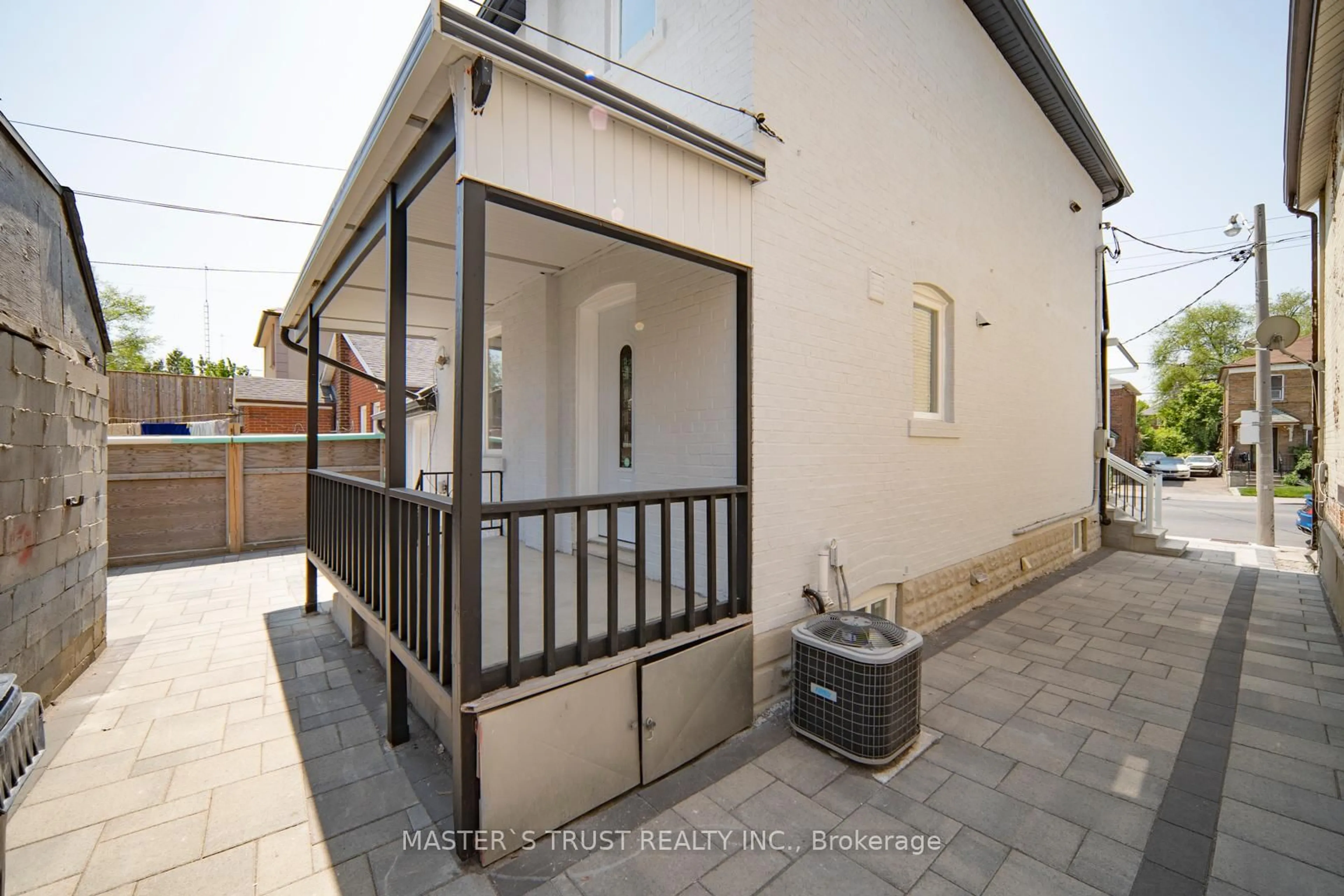 Patio, street for 613 Old Weston Rd, Toronto Ontario M6N 3B4