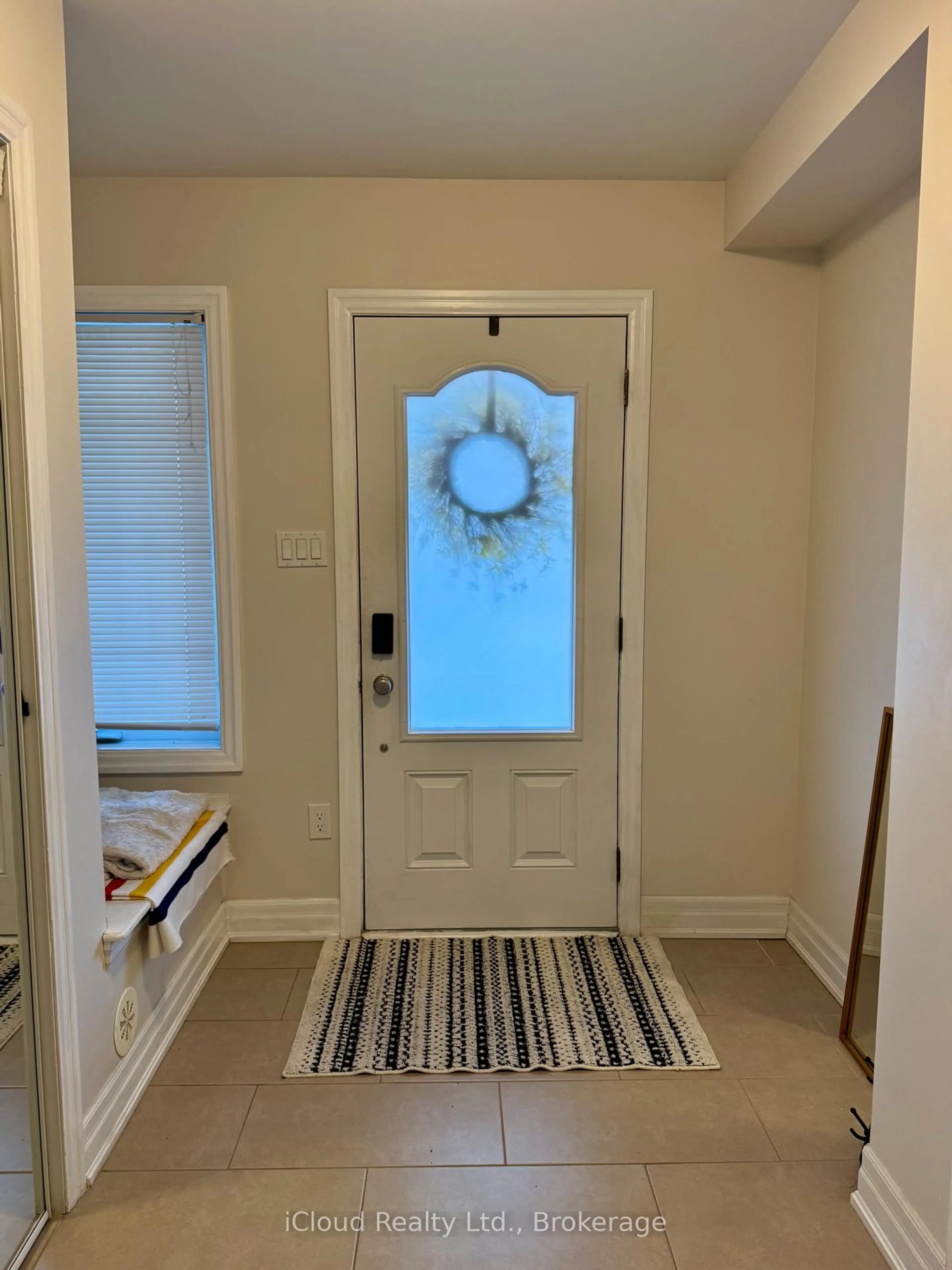 Indoor entryway for 234 Sarah Cline Dr, Oakville Ontario L6M 0V3
