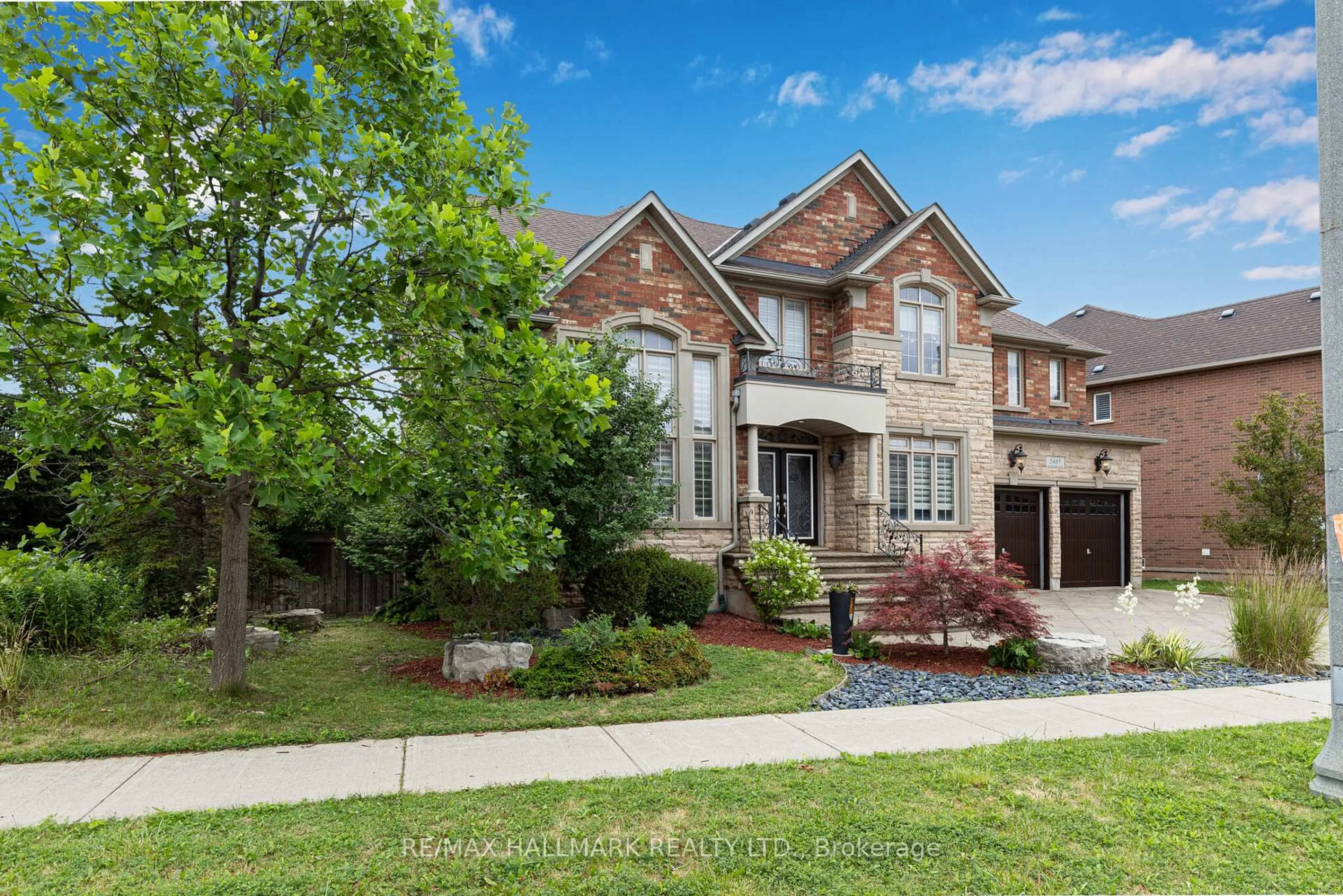 Home with brick exterior material, street for 2485 Meadowridge Dr, Oakville Ontario L6H 7R4