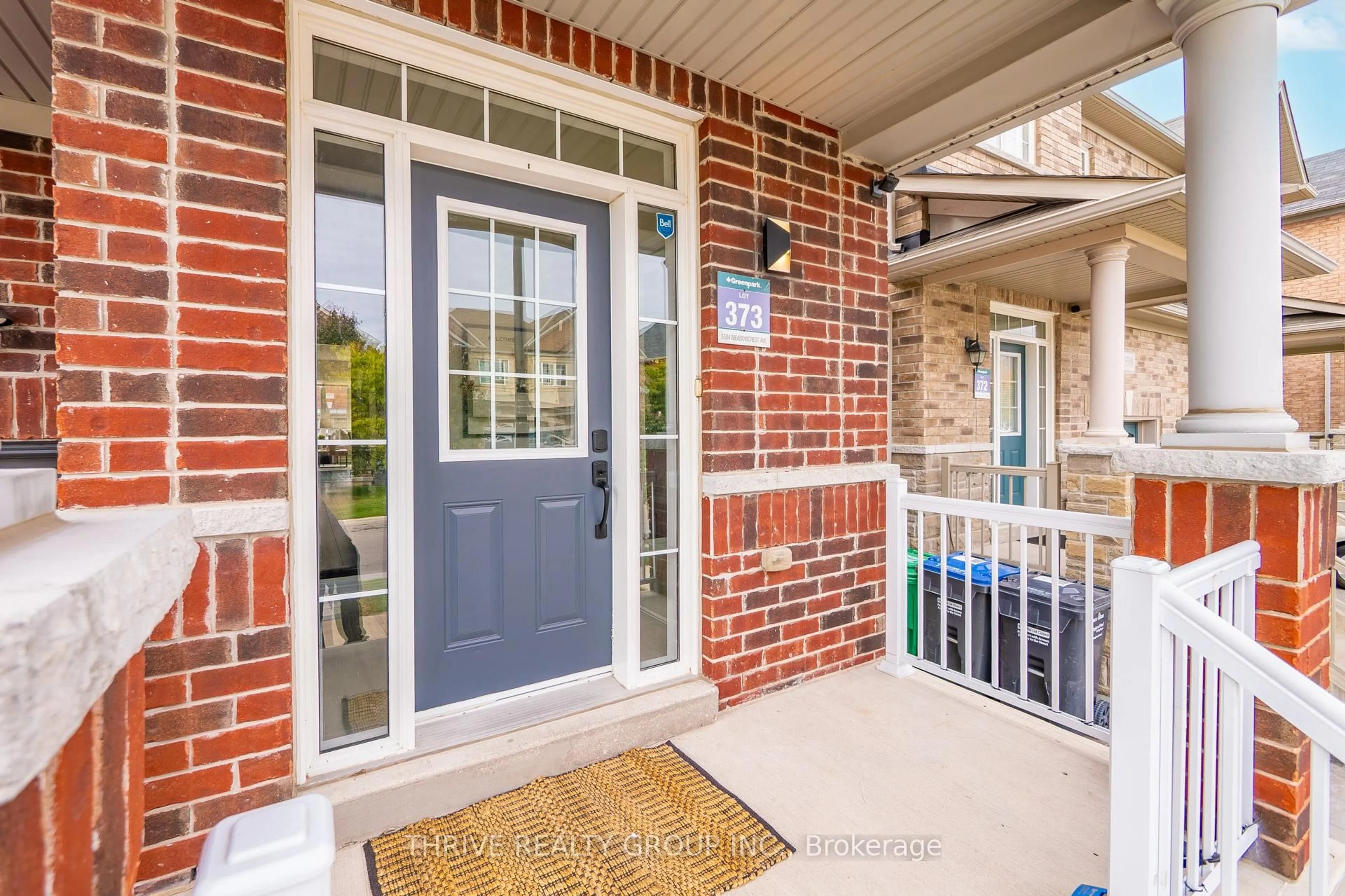 Indoor entryway for 5504 Meadowcrest Ave, Mississauga Ontario L5M 0V7