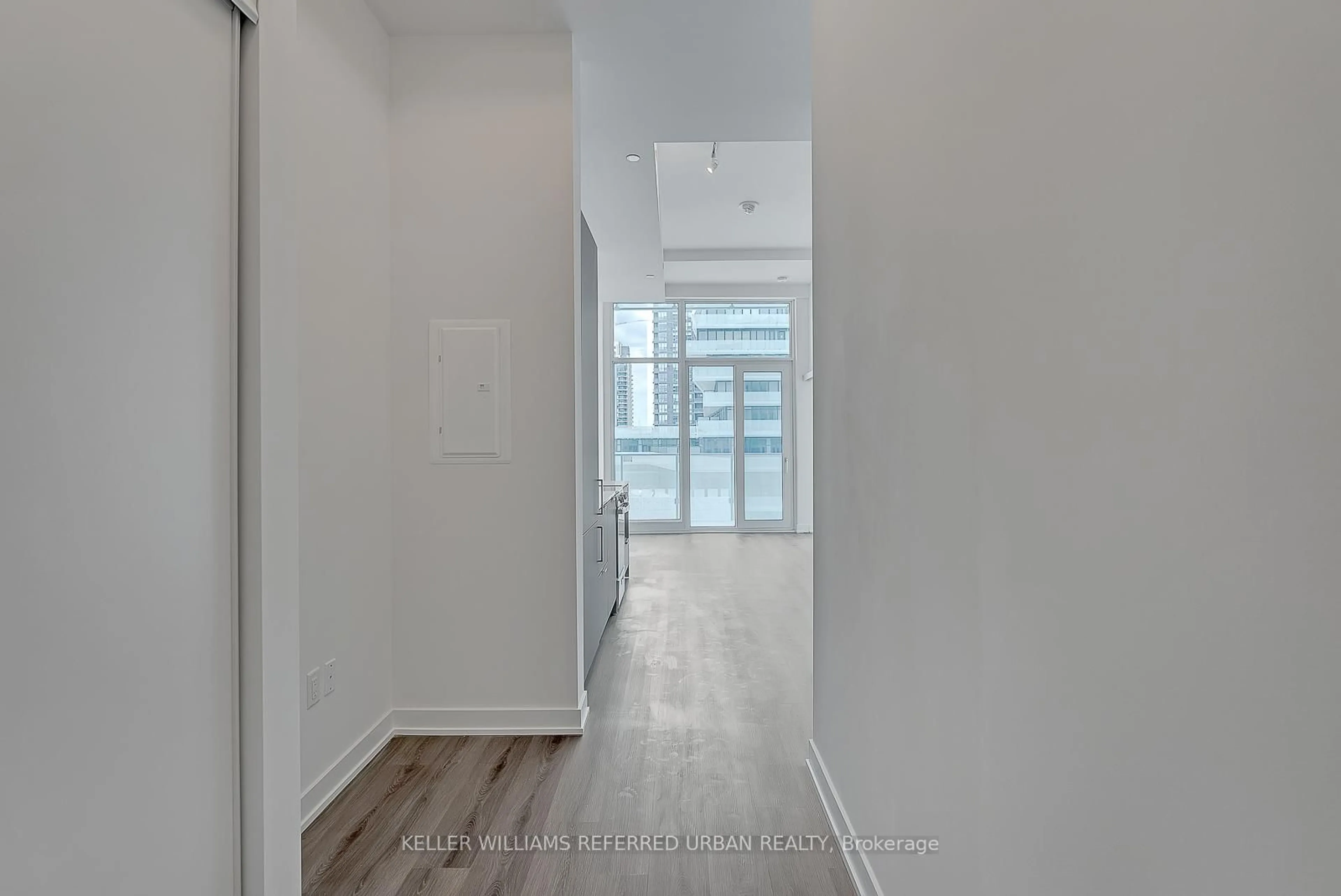 Indoor entryway for 3883 Quartz Rd #602, Mississauga Ontario L5B 0M4