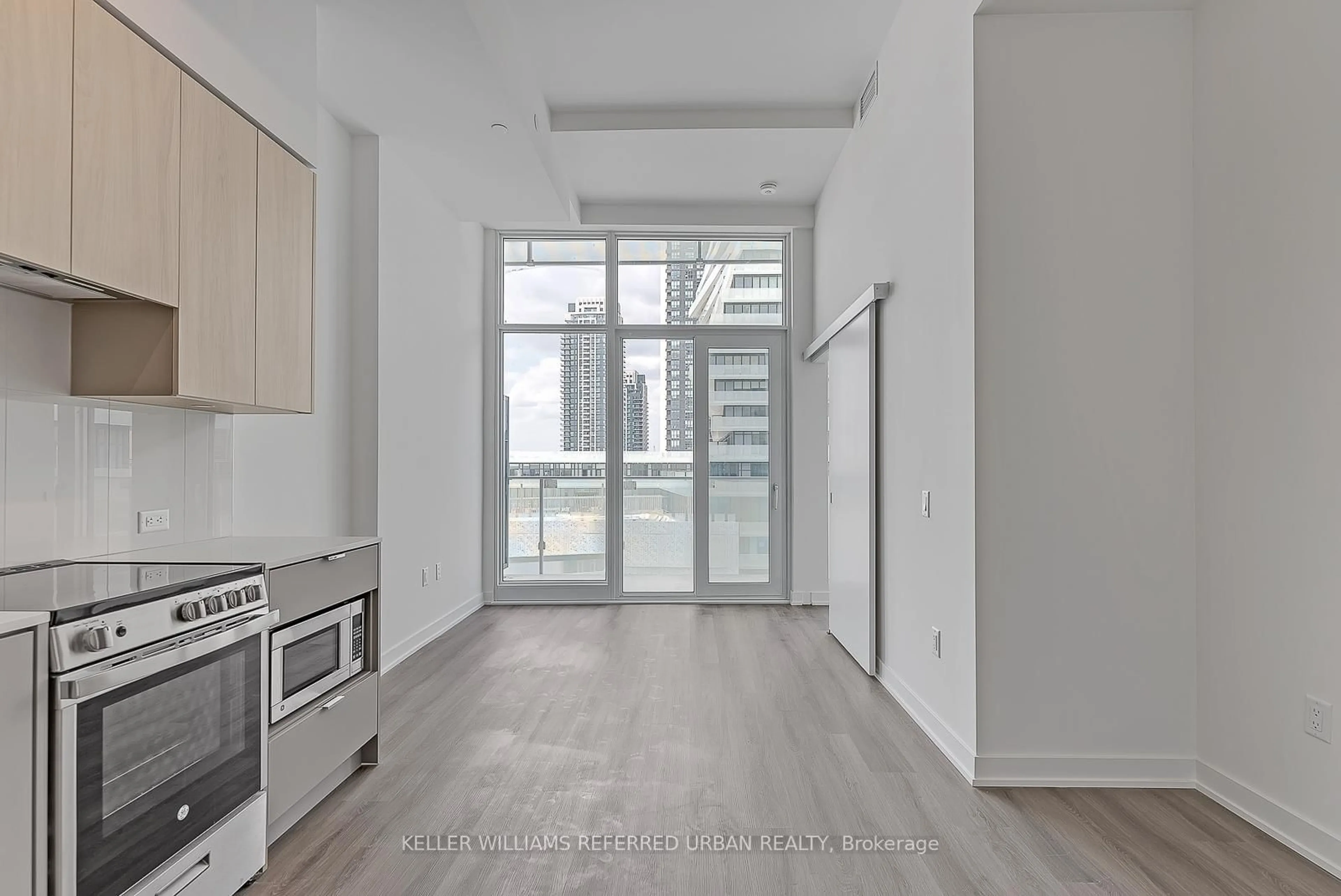 Indoor entryway for 3883 Quartz Rd #602, Mississauga Ontario L5B 0M4