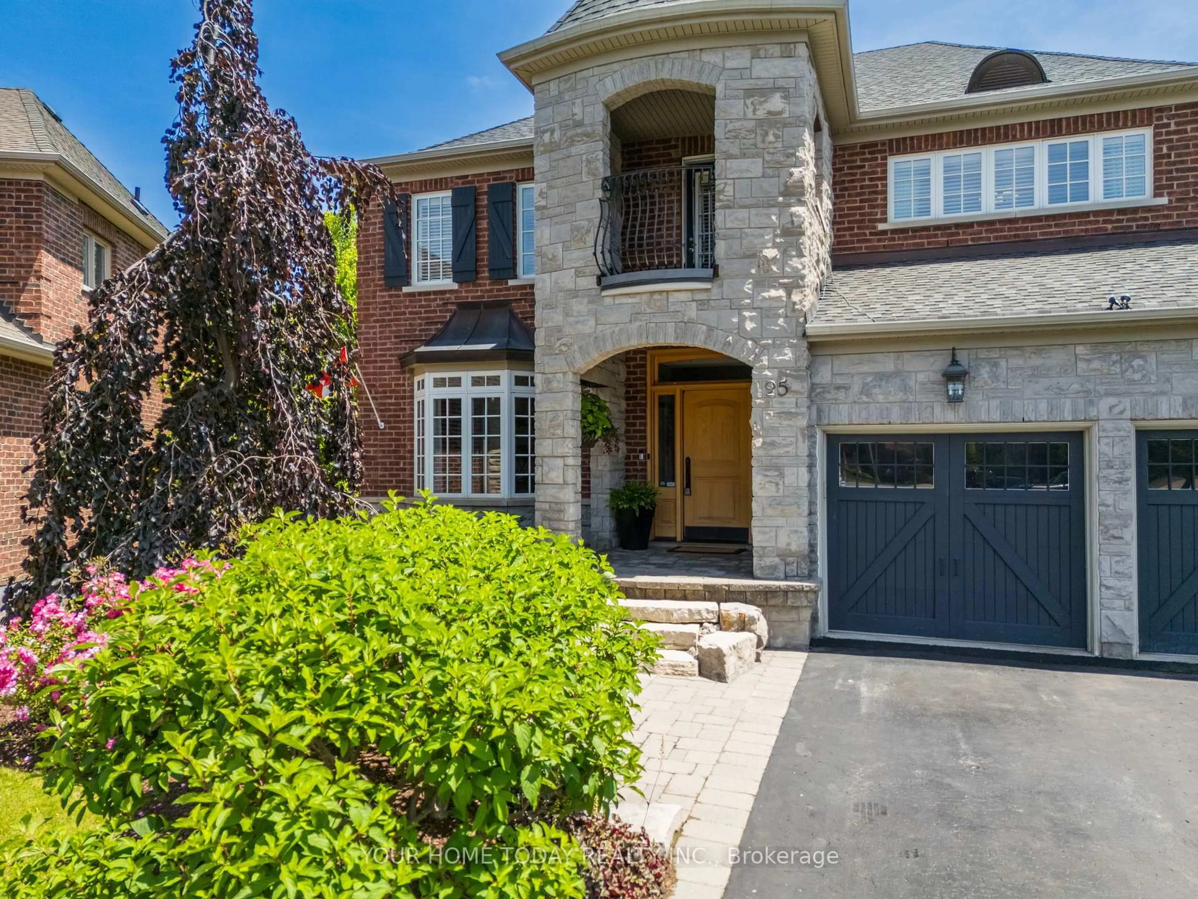 Home with brick exterior material, street for 25 View Point Circ, Halton Hills Ontario L7G 6P2