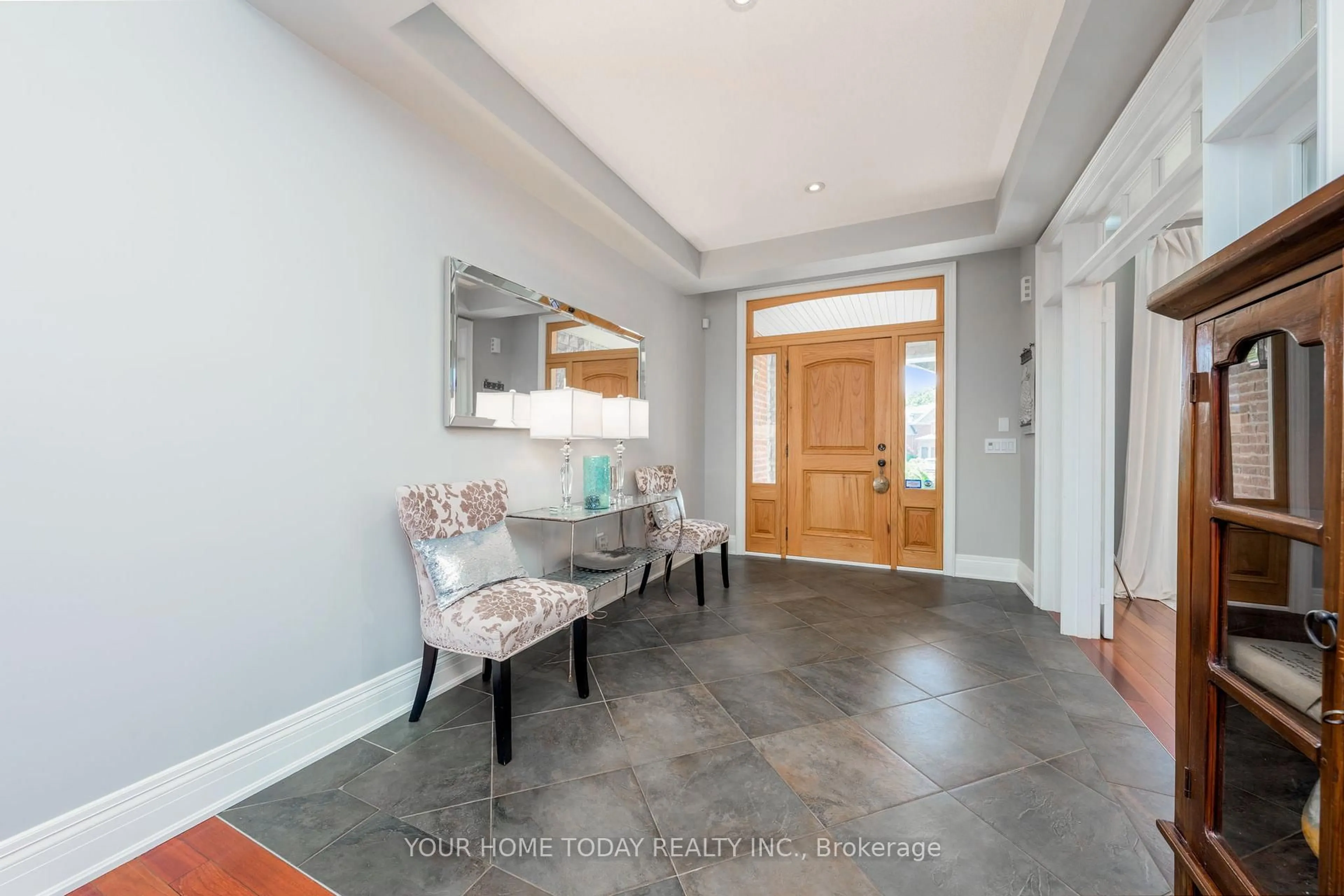 Indoor entryway for 25 View Point Circ, Halton Hills Ontario L7G 6P2