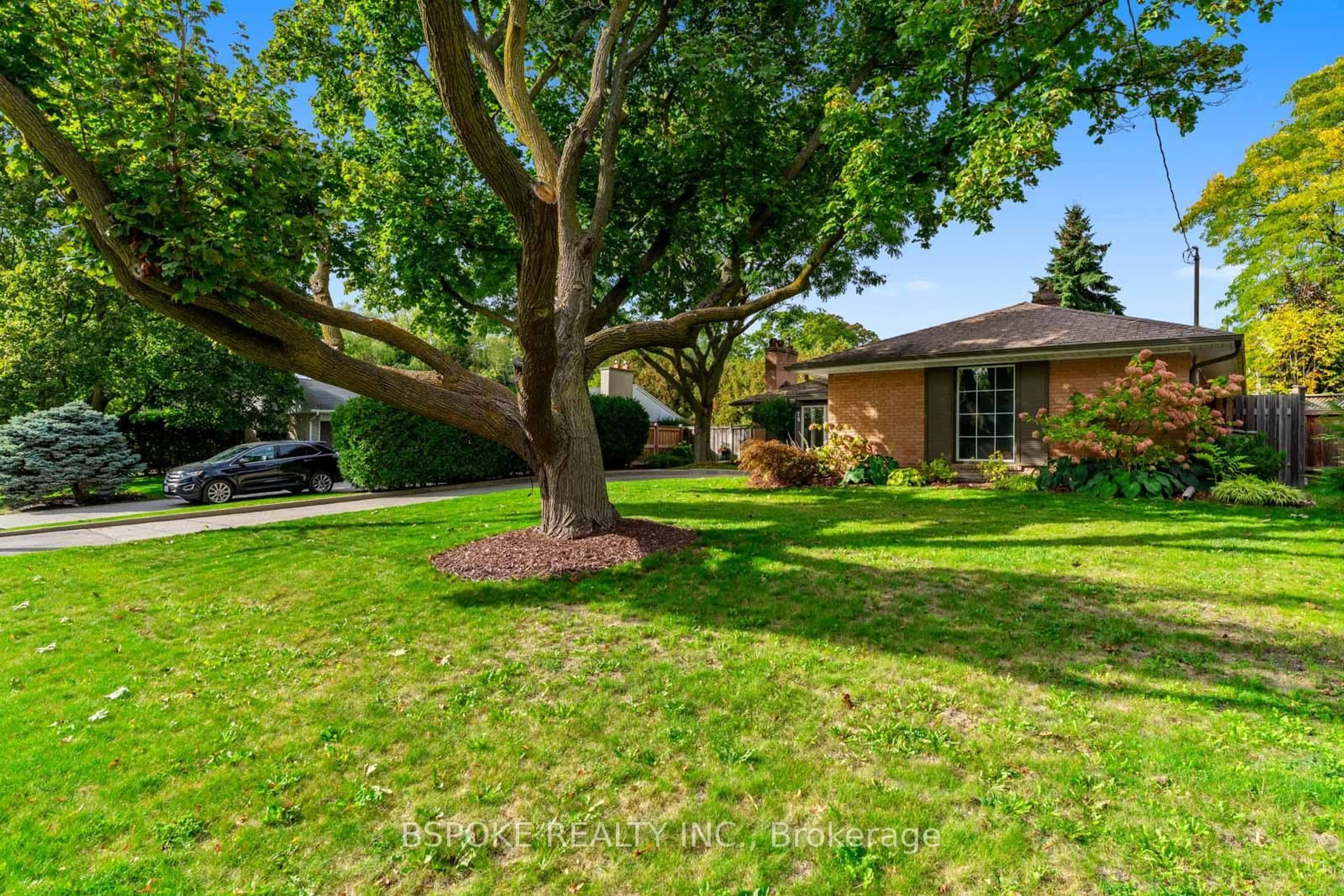 A pic from outside/outdoor area/front of a property/back of a property/a pic from drone, street for 76 Princess Margaret Blvd, Toronto Ontario M9A 2A4