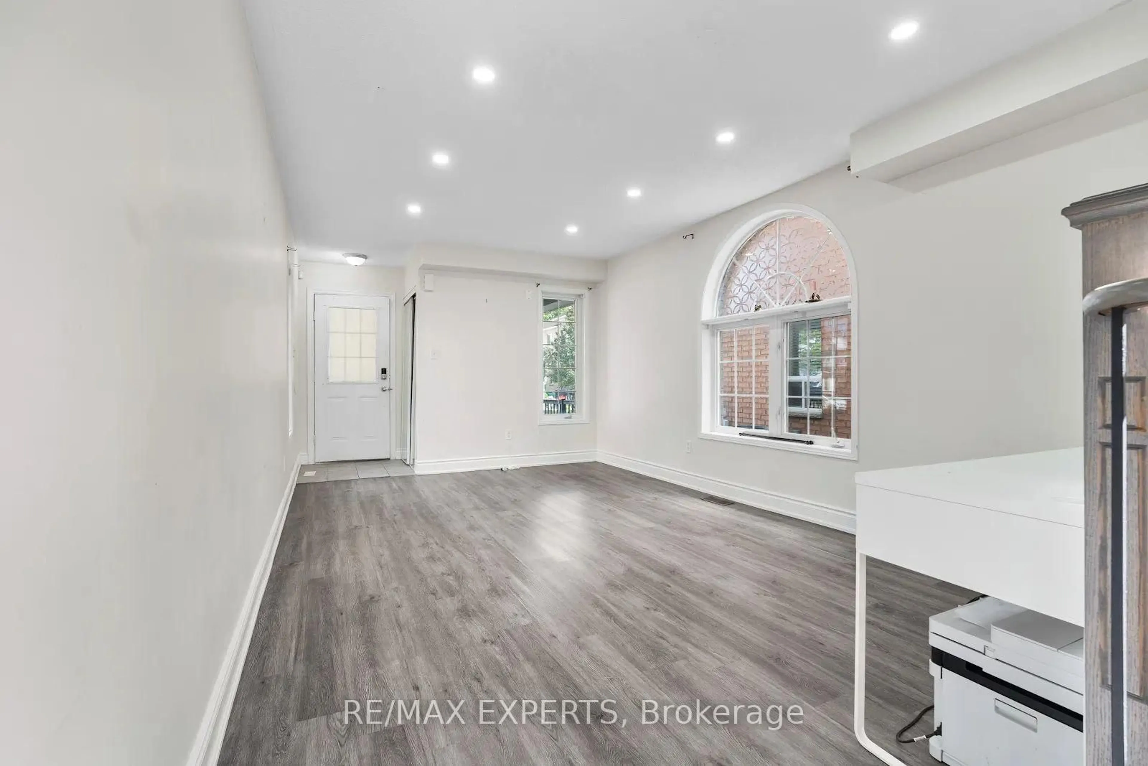 Indoor entryway for 58 Fordwich Blvd, Brampton Ontario L7A 1T2