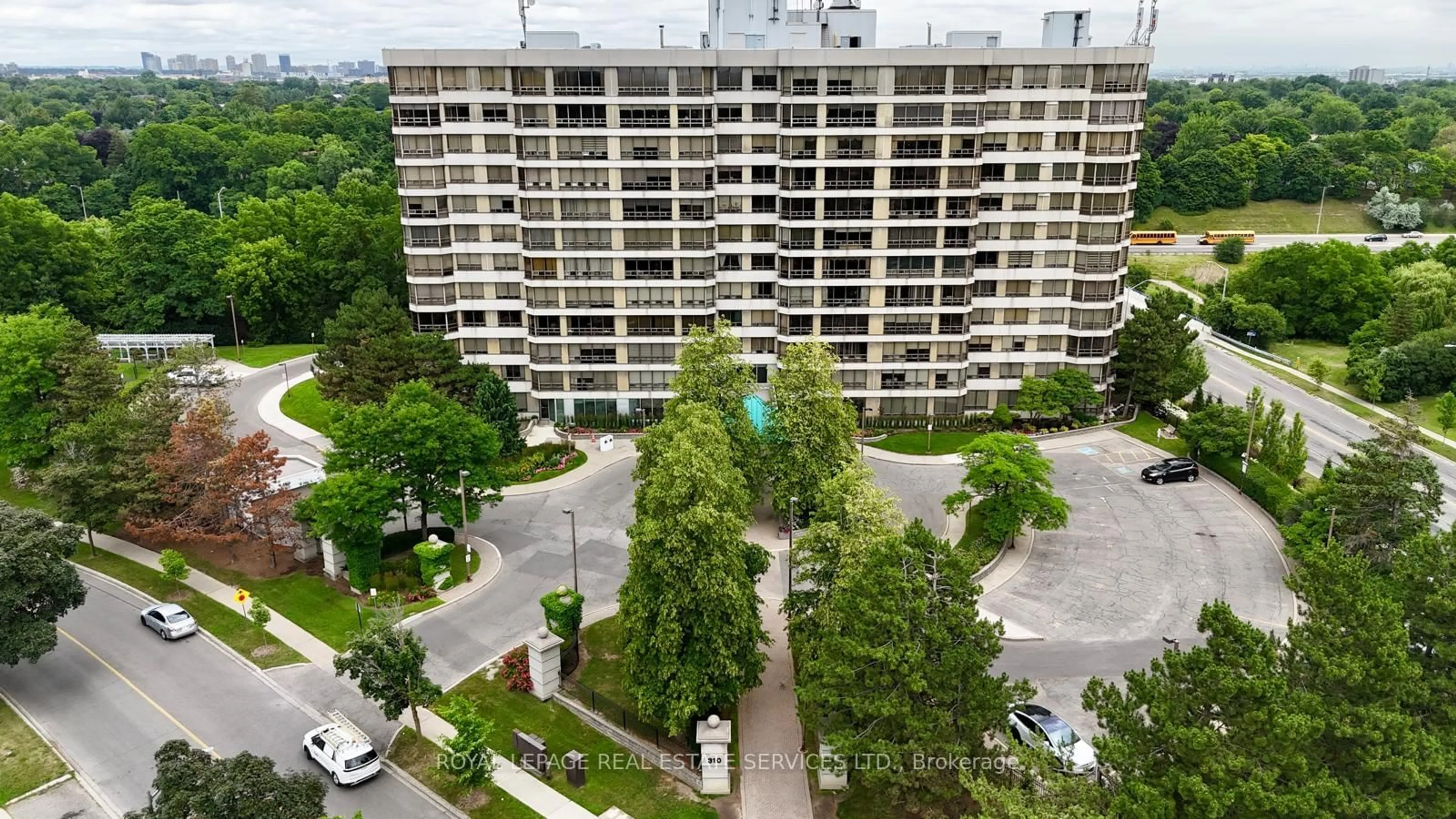 A pic from outside/outdoor area/front of a property/back of a property/a pic from drone, city buildings view from balcony for 310 Mill St #512, Brampton Ontario L6Y 3B1