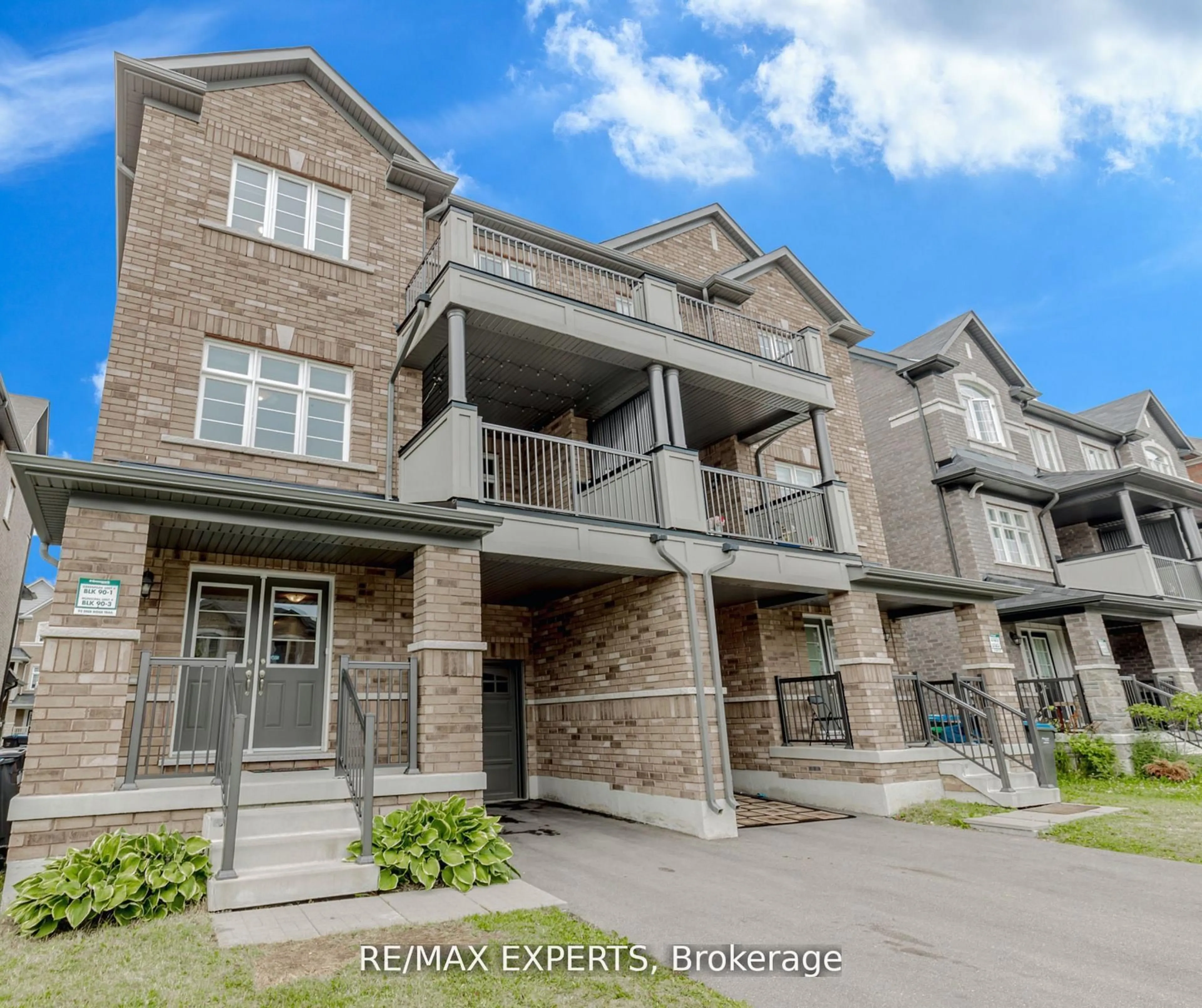 Unknown for 92 Deer Ridge Tr, Caledon Ontario L7C 4H4