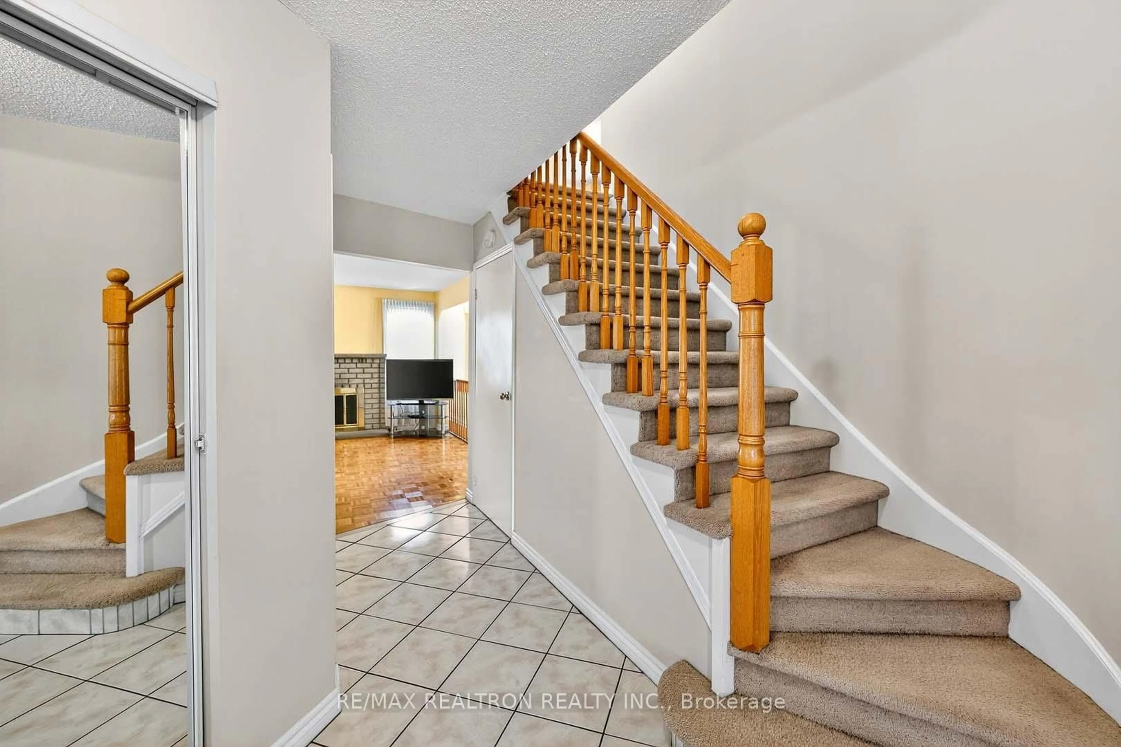 Unknown for 18 Newell Pl, Brampton Ontario L6S 4W4