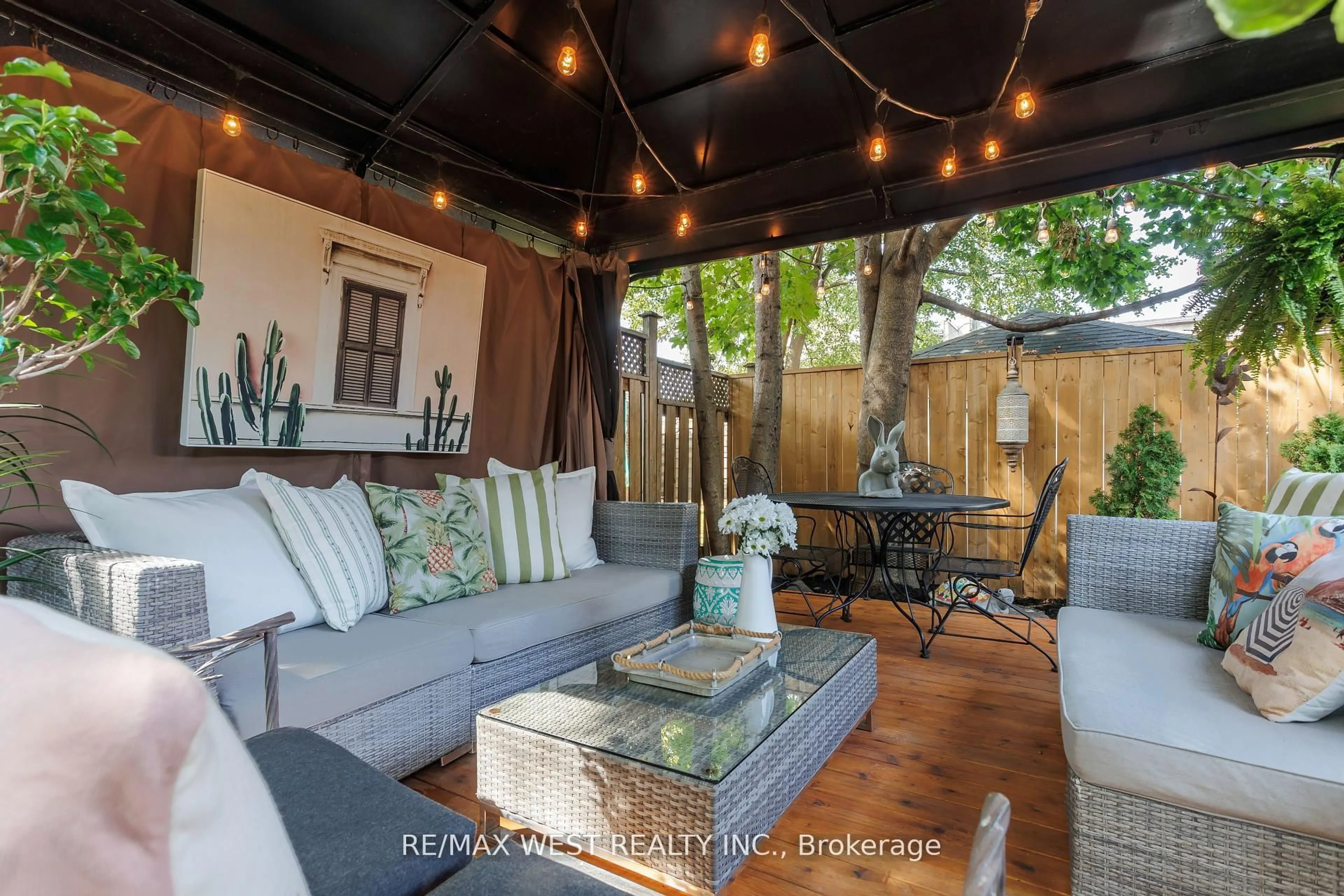 Patio, street for 12 Brentwood Rd, Toronto Ontario M8Z 3N2