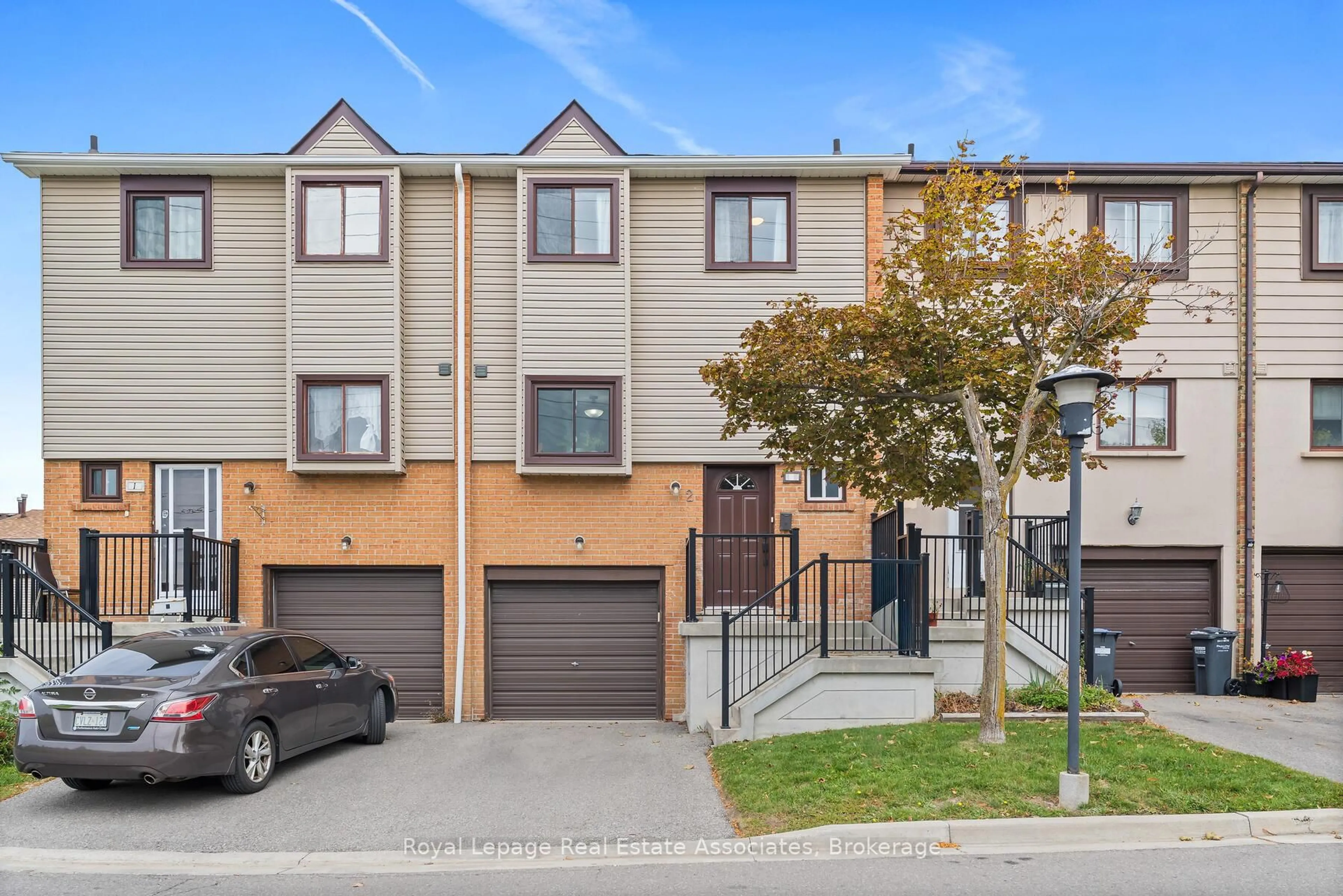 A pic from outside/outdoor area/front of a property/back of a property/a pic from drone, street for 2 Moregate Cres, Brampton Ontario L6S 3K9