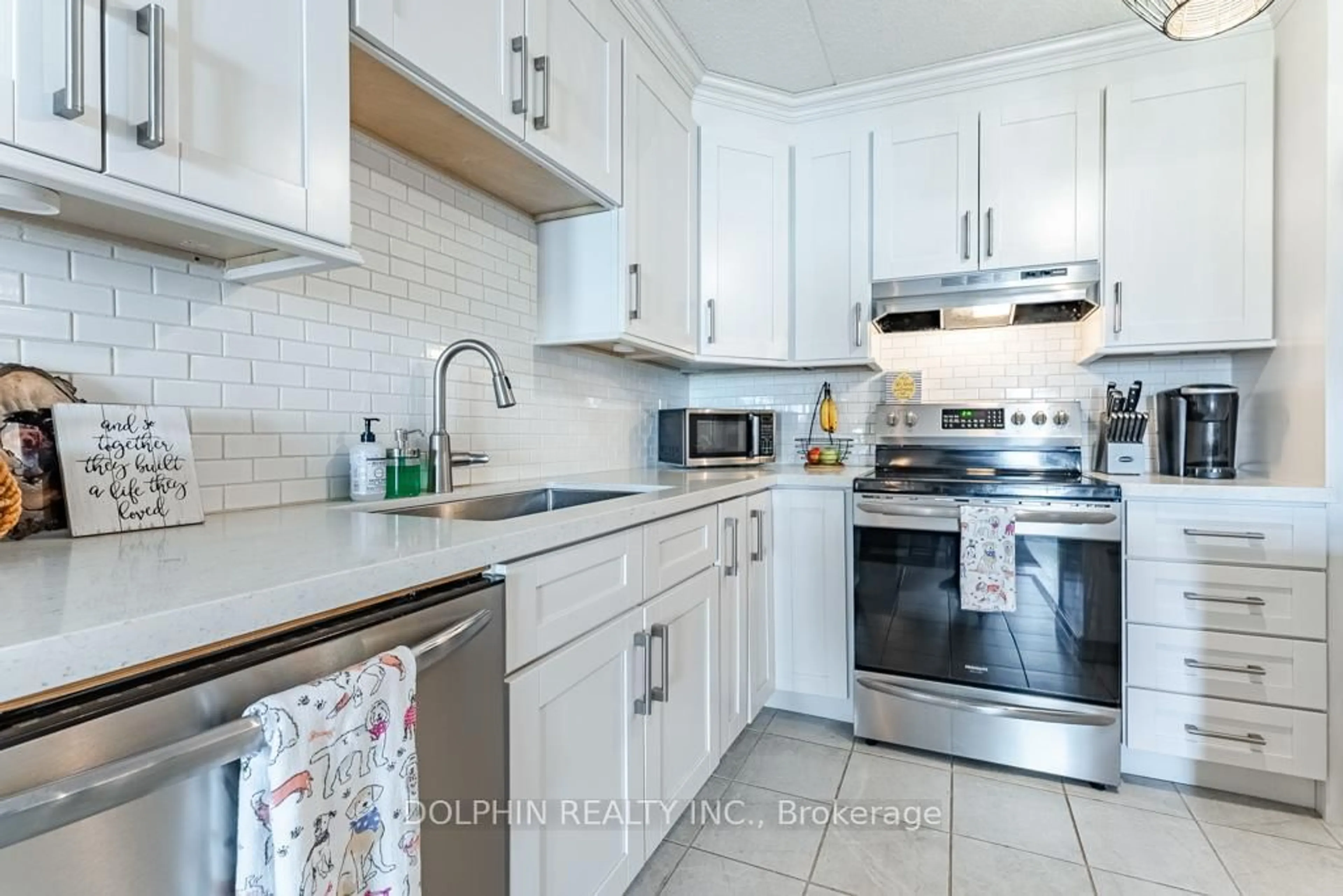 Standard kitchen, ceramic/tile floor for 4005 Kilmer Dr #204, Burlington Ontario L7M 4M2