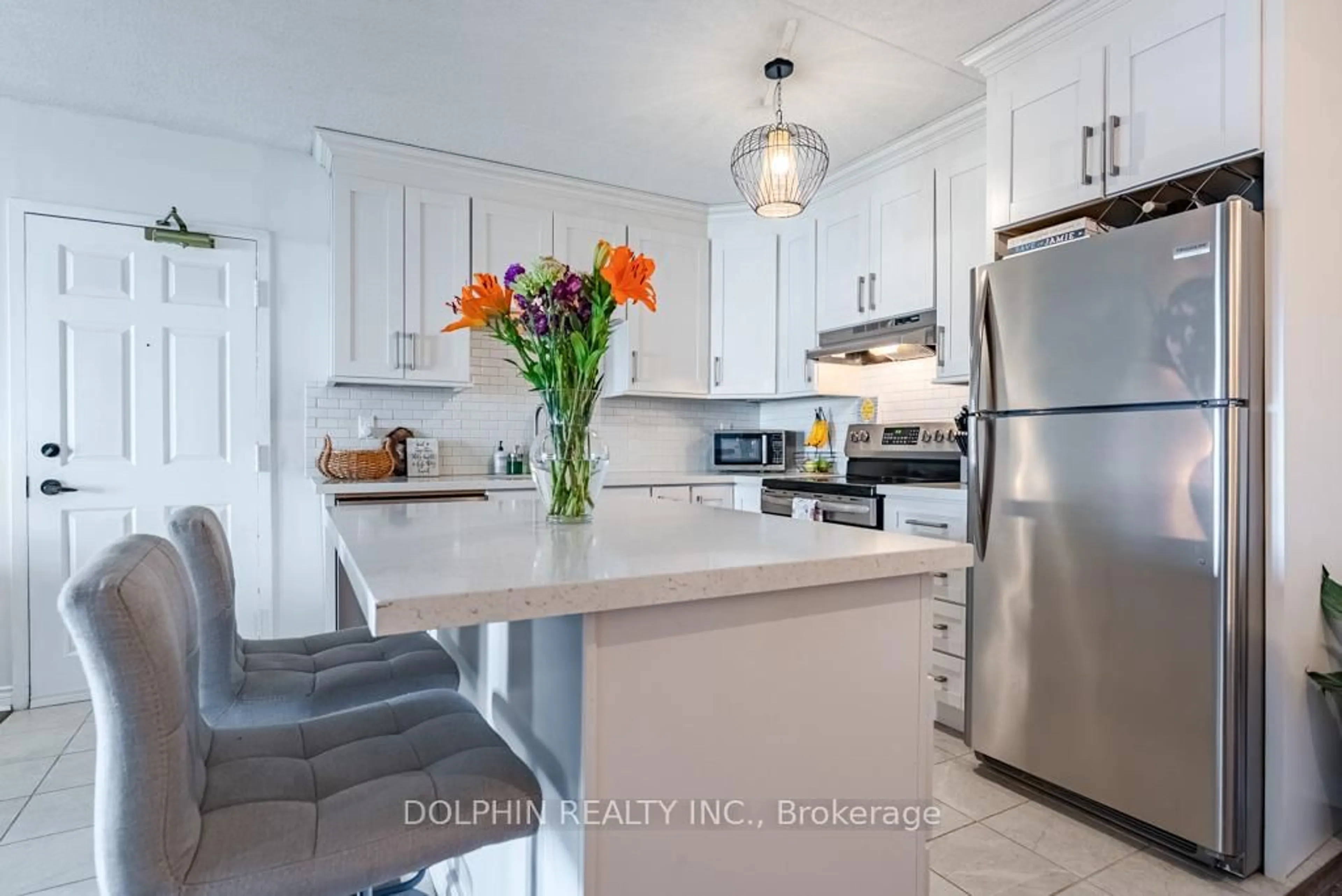 Open concept kitchen, ceramic/tile floor for 4005 Kilmer Dr #204, Burlington Ontario L7M 4M2