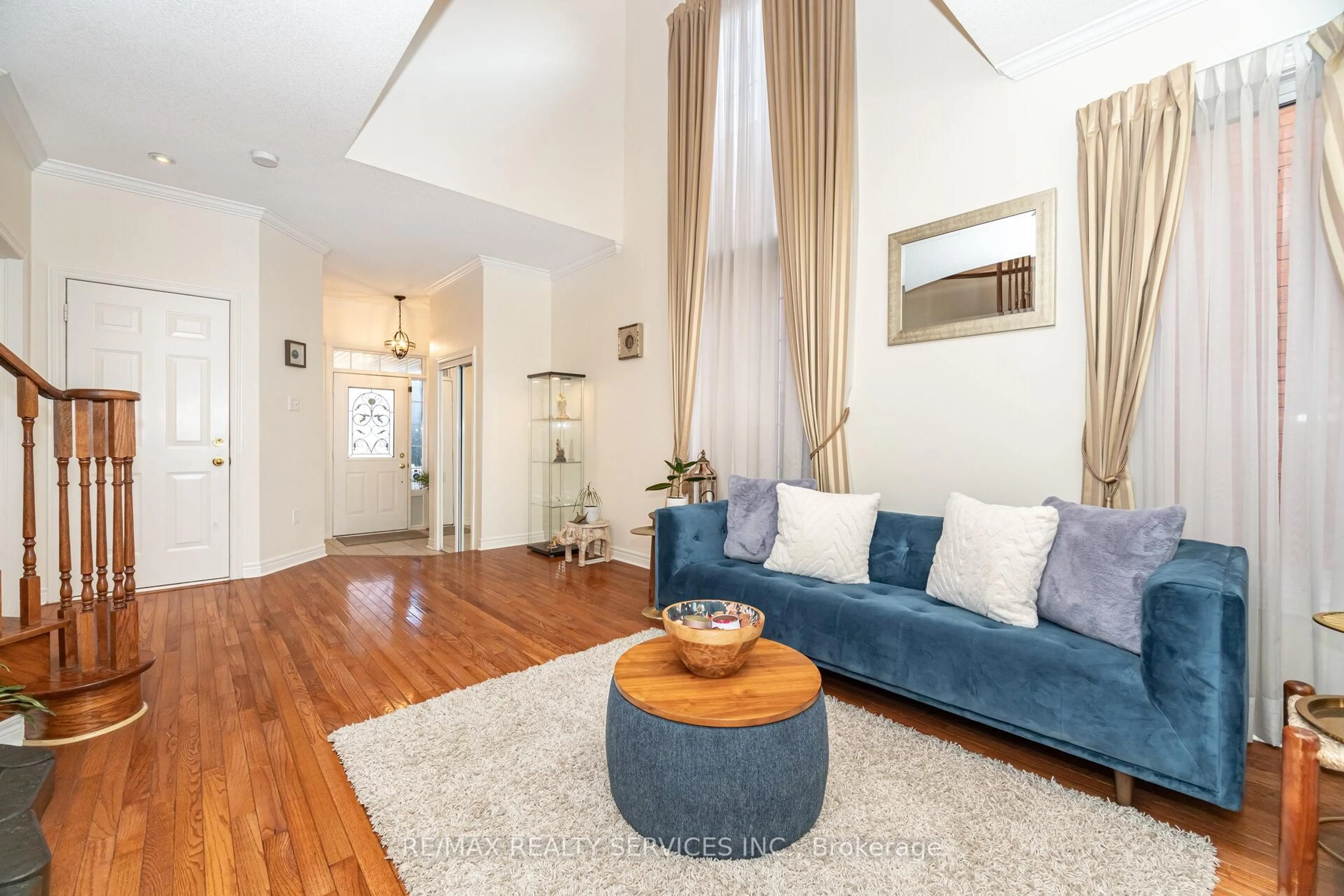 Living room with furniture, unknown for 12 Rainy Dale Rd, Brampton Ontario L6V 4S7