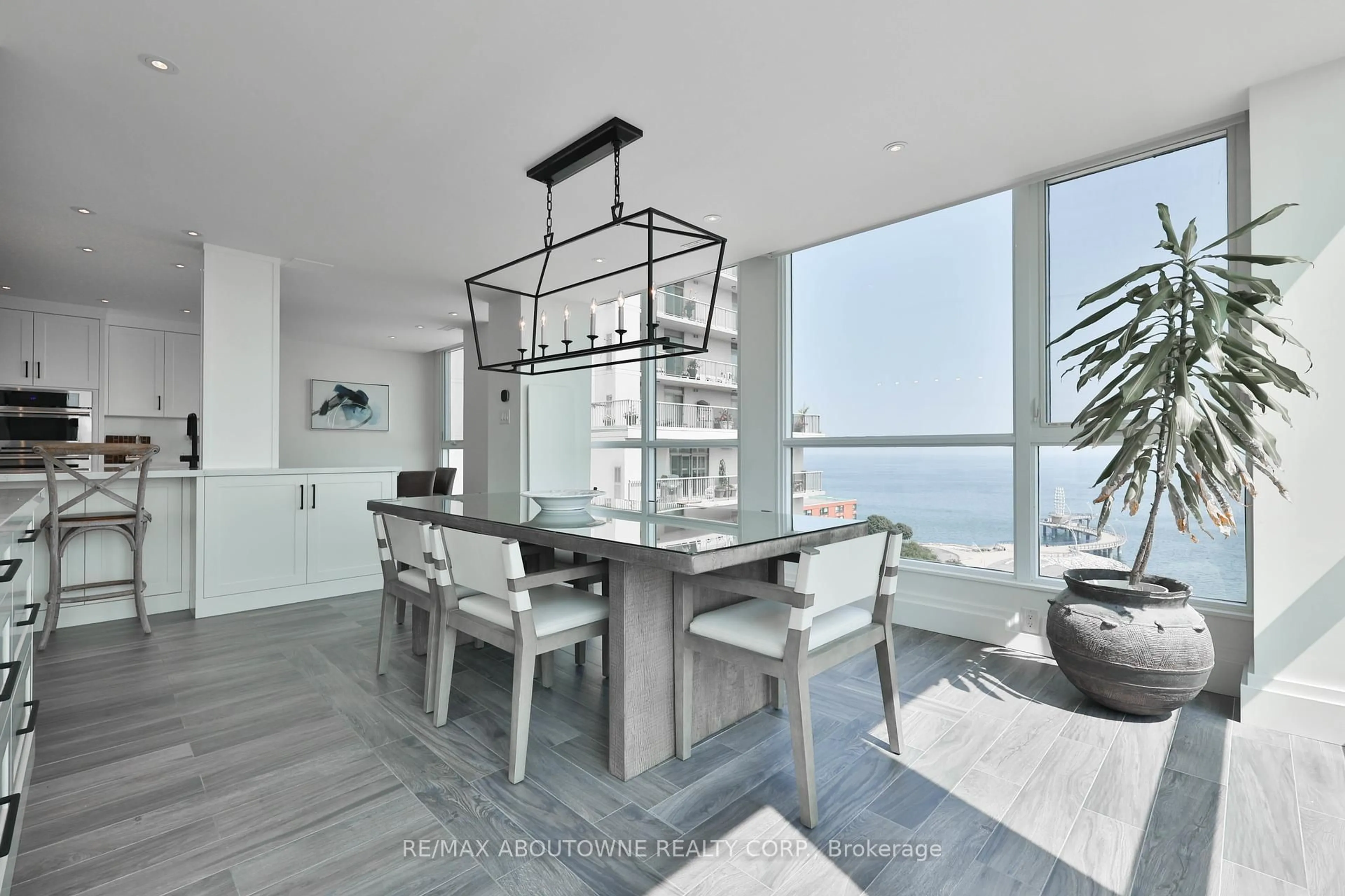 Unknown for 415 Locust St #1103, Burlington Ontario L7S 2J2