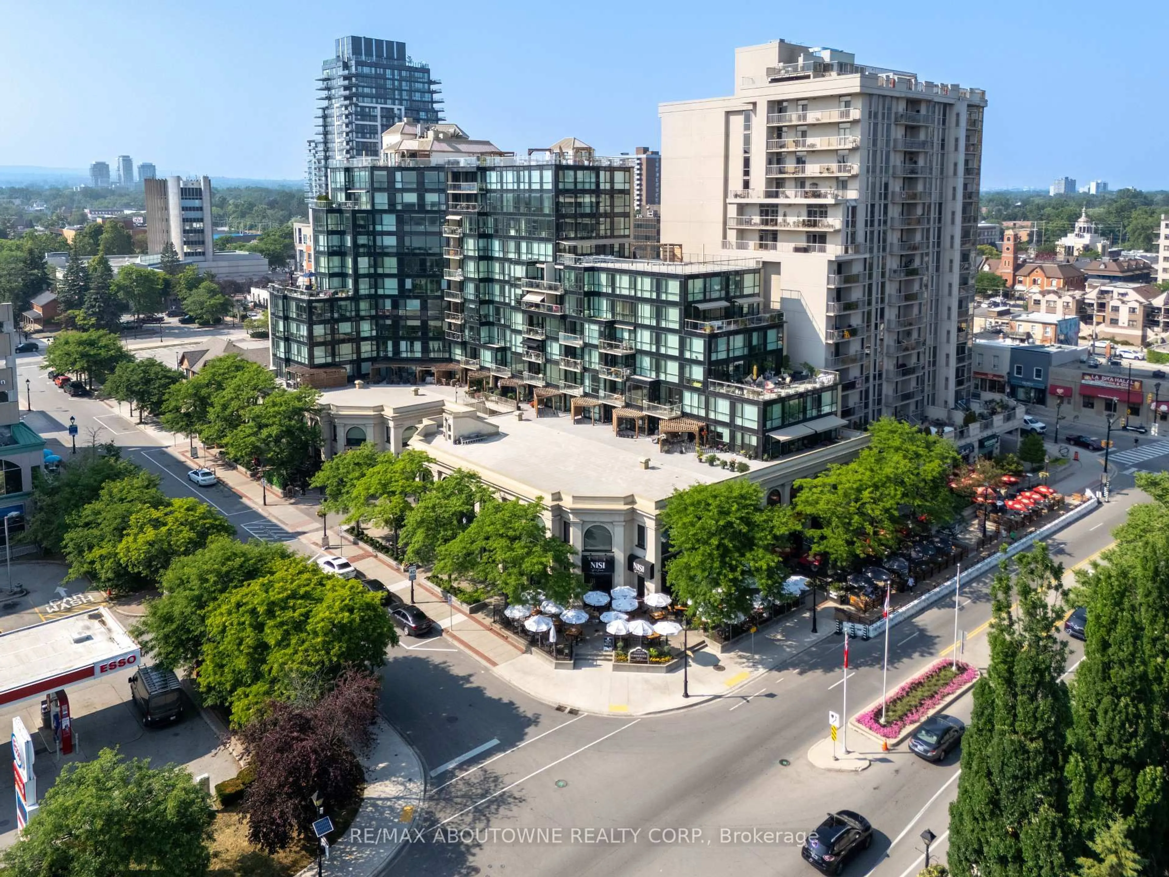 A pic from outside/outdoor area/front of a property/back of a property/a pic from drone, city buildings view from balcony for 415 Locust St #1103, Burlington Ontario L7S 2J2