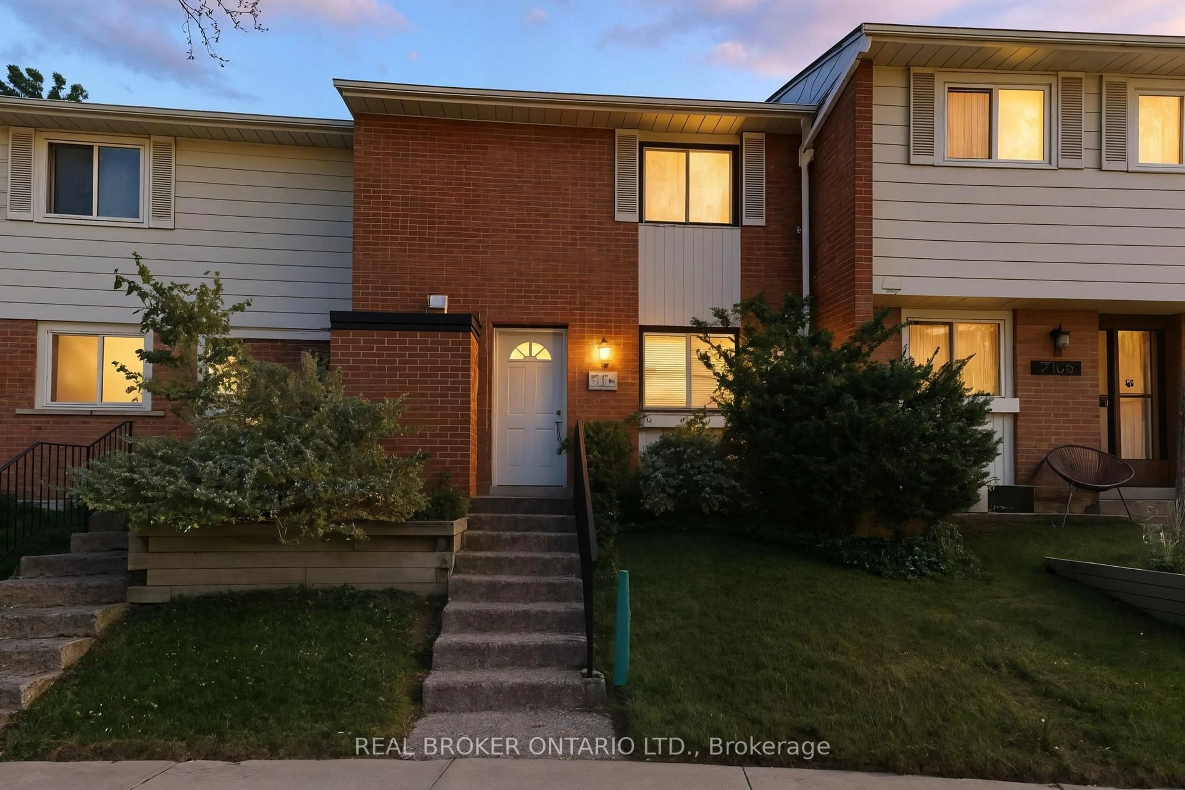 Unknown for 2107 Marine Dr #21, Oakville Ontario L6L 1B8