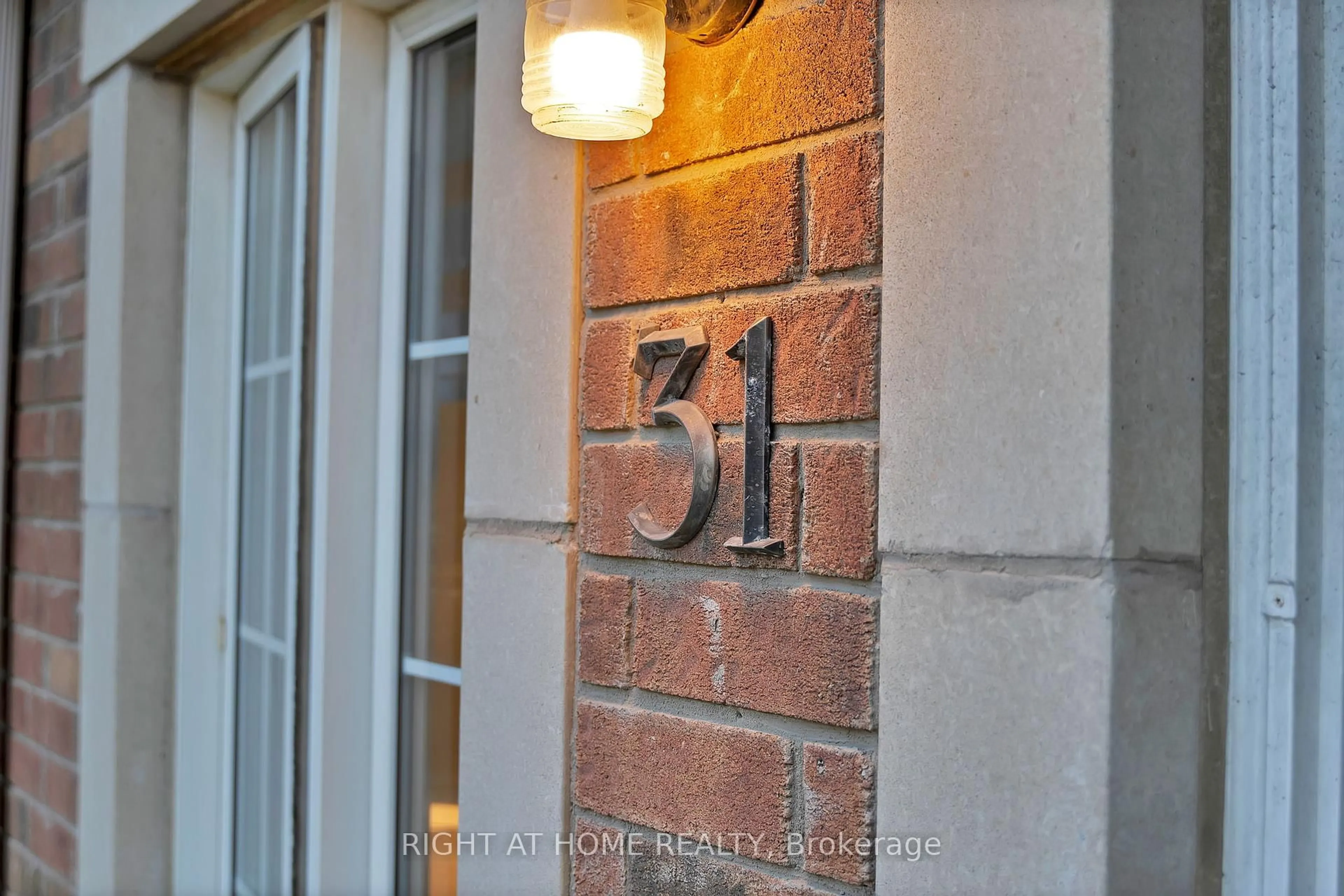 Unknown for 31 Judy Sgro Ave, Toronto Ontario M3L 0A8