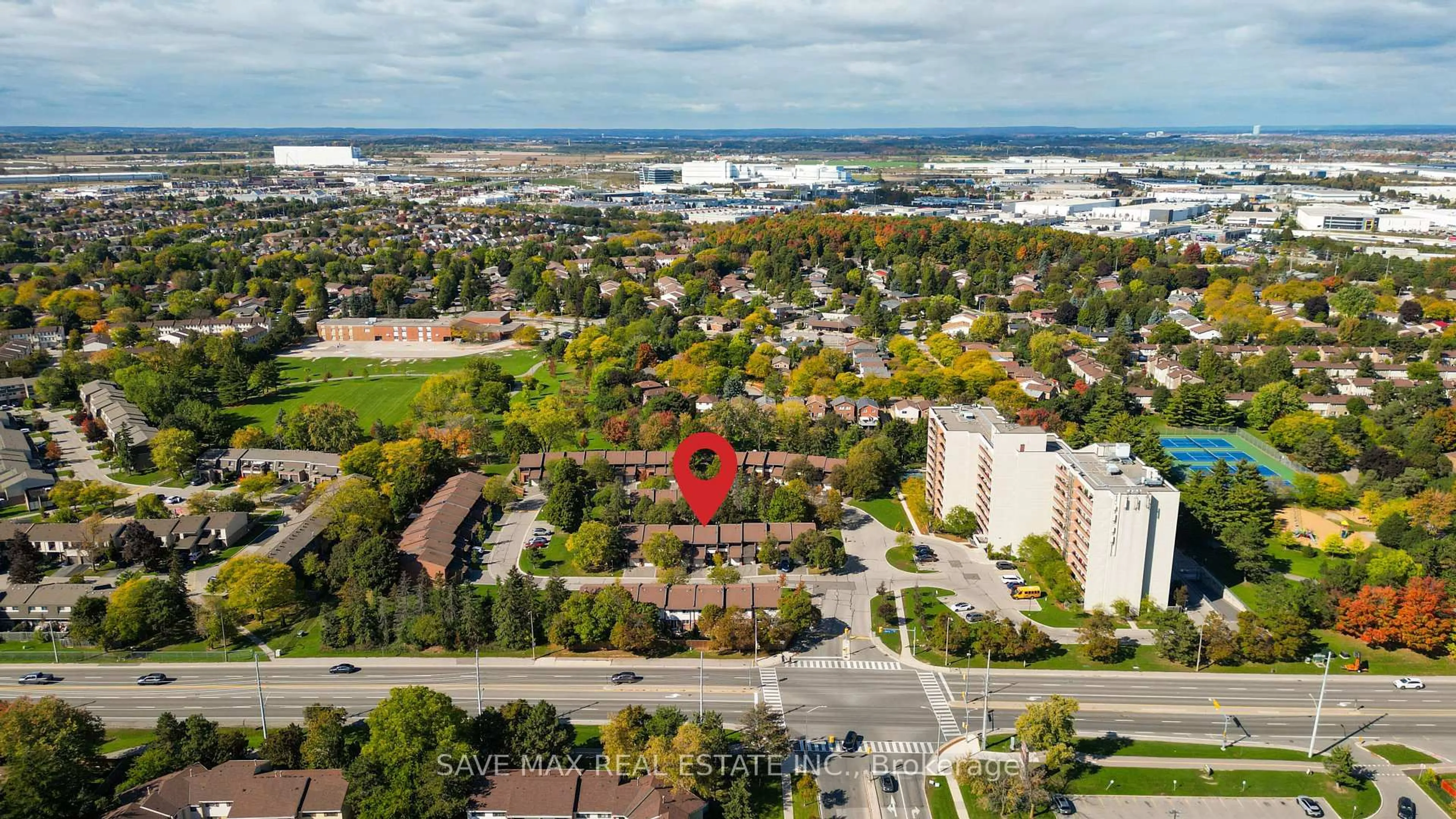 A pic from outside/outdoor area/front of a property/back of a property/a pic from drone, unknown for 2301 Derry Rd #20, Mississauga Ontario L5N 2R4